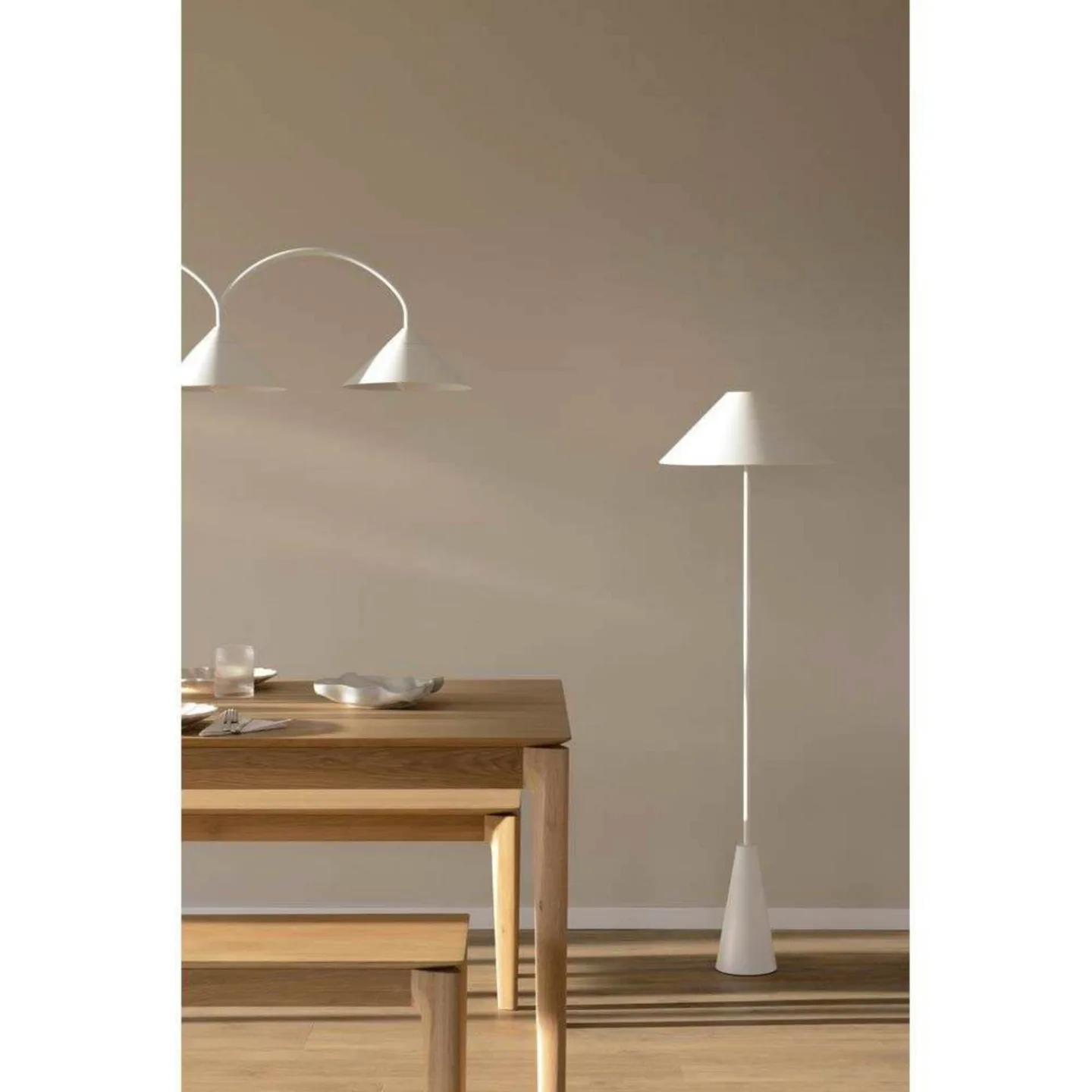 Cannes Gulvlampe White - Globen Lighting - Stue - Metall