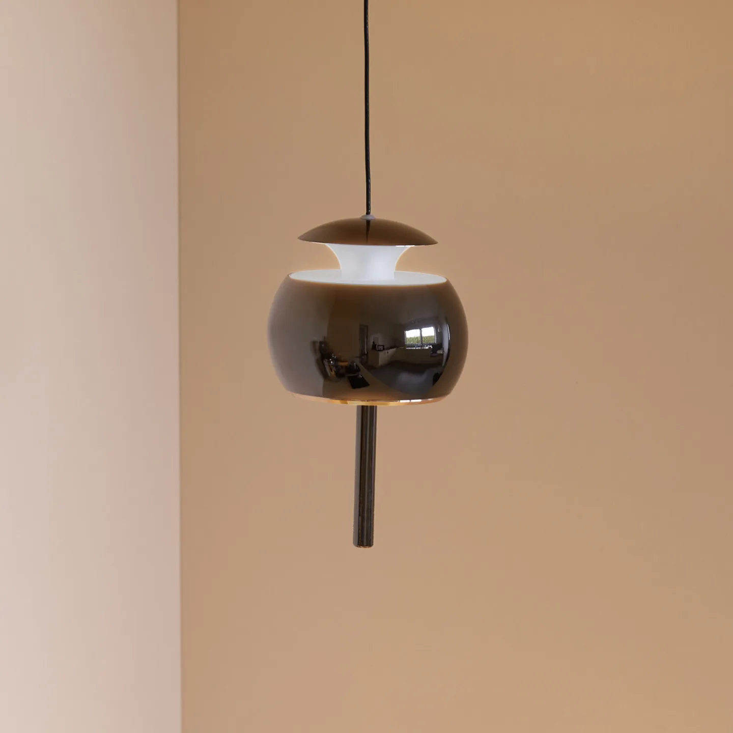 Parachute pendellampe Black - LOOM DESIGN - Stue - Aluminium - Med én lyskilde