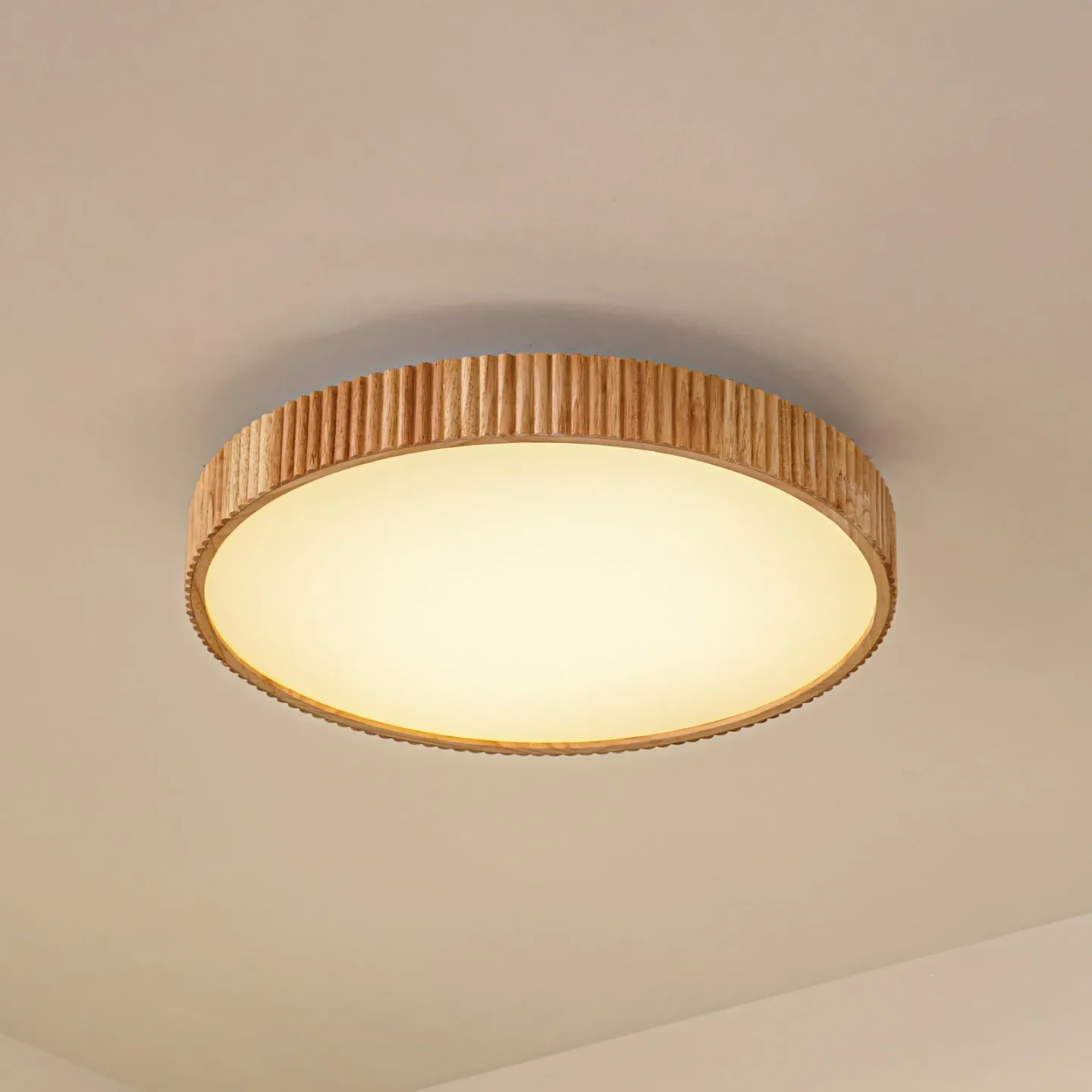 Velua LED-Deckenleuchte, weiß/holz, Ø 50 cm, CCT - Lindby - Wohnzimmer - Modern - Rund