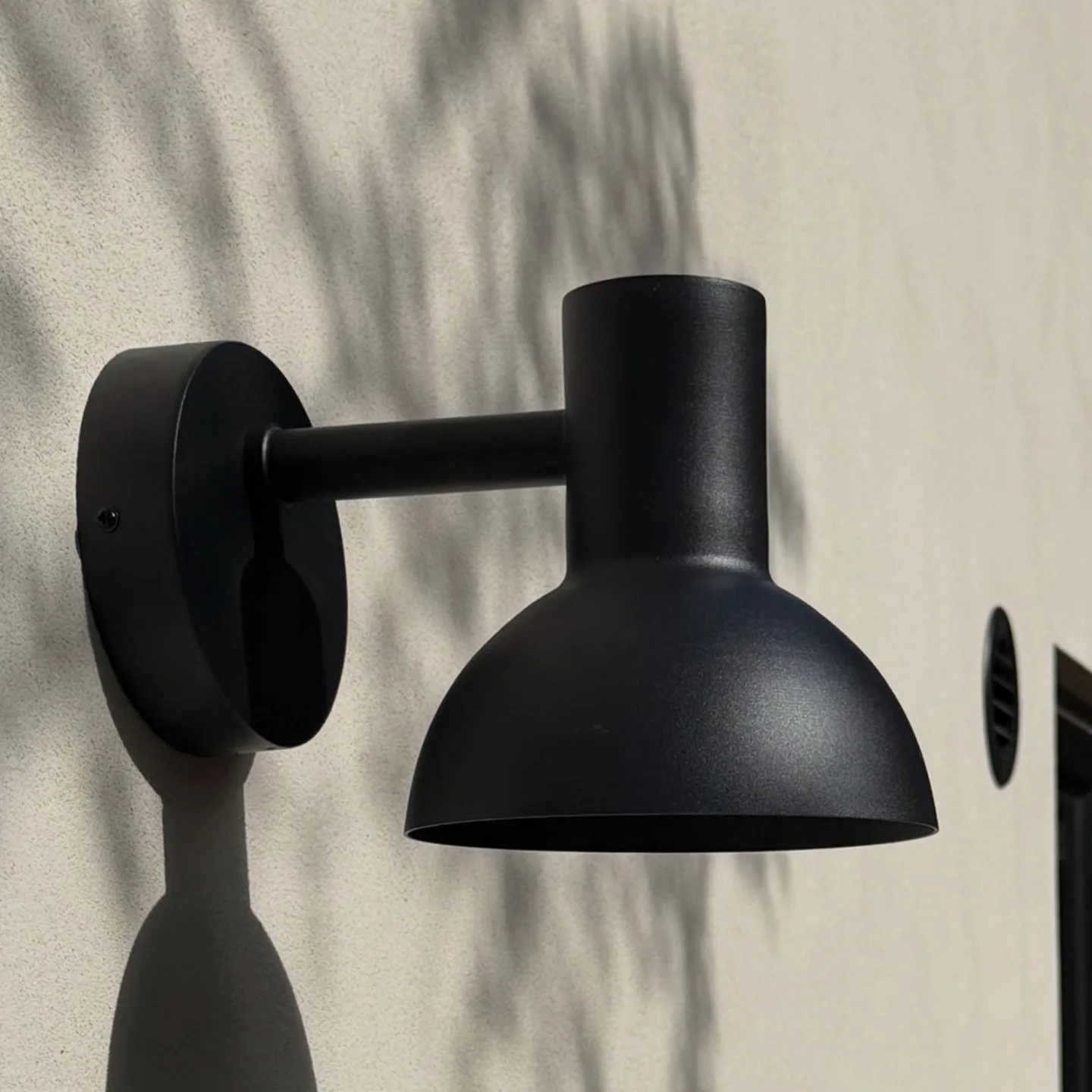 Nubi utendørs LED-vegglampe, svart, IP44, dimbar, stål Markslöjd - Skandinavisk - Rustfritt stål - Med en lyskilde