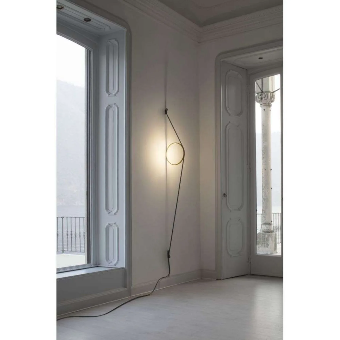 Wirering Vägglampa Grå/Svart - Flos - Vardagsrum - Aluminium