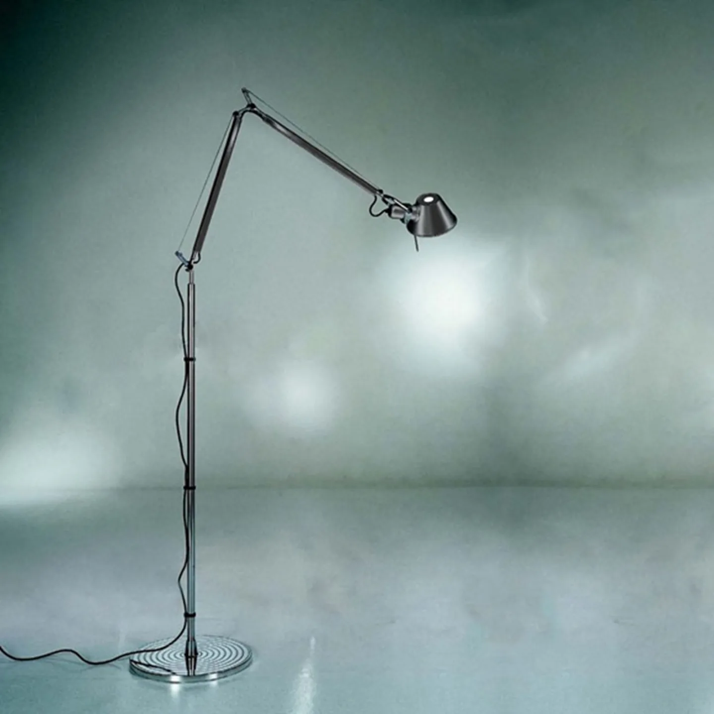 Tolomeo Stehleuchte Schwarz - Artemide - Wohnzimmer - Aluminium
