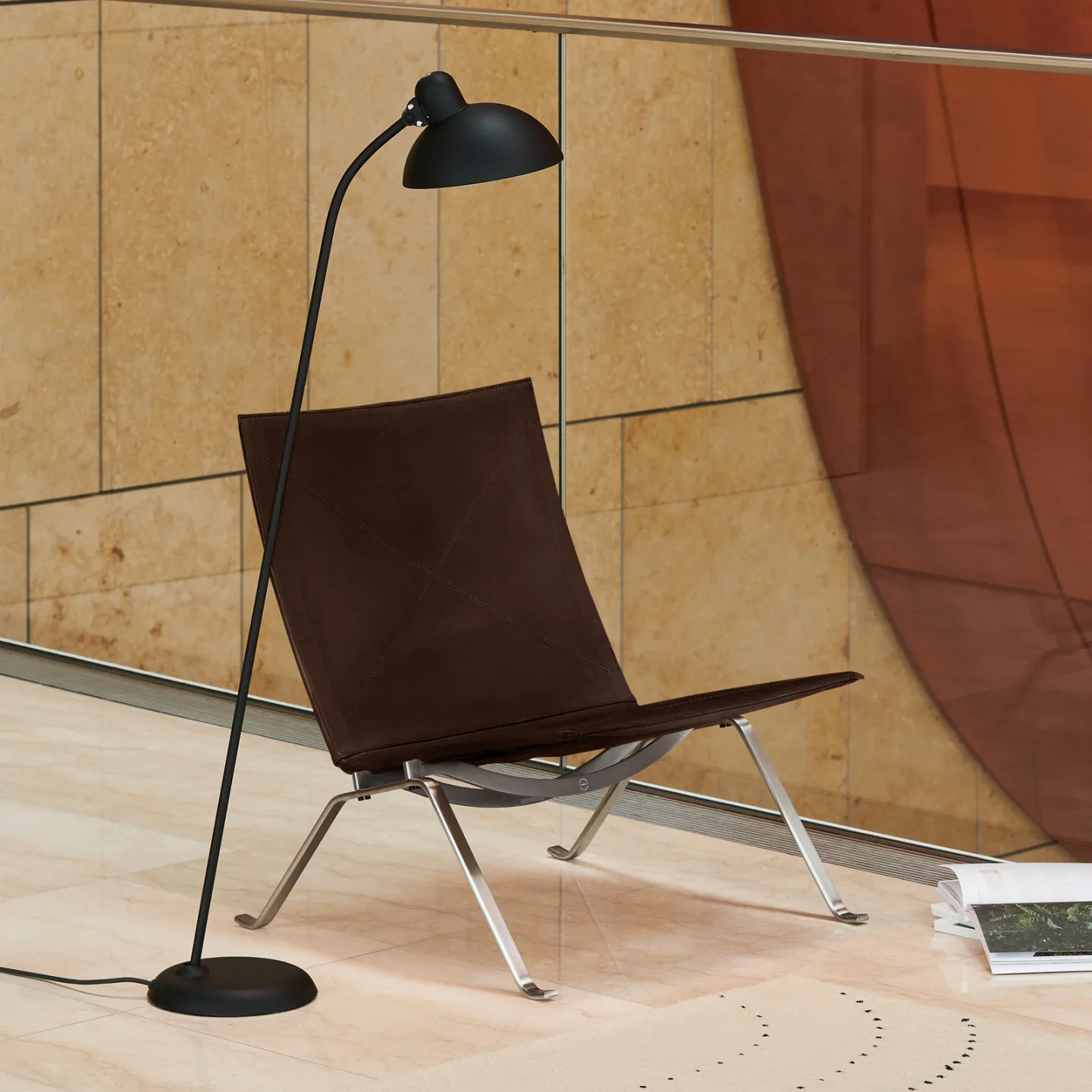 KAISER idell™ 6556-F Gulvlampe Matt Svart - Fritz Hansen Kaiser Idell 6556-F - Stue - Design - Metall - Med skjerm