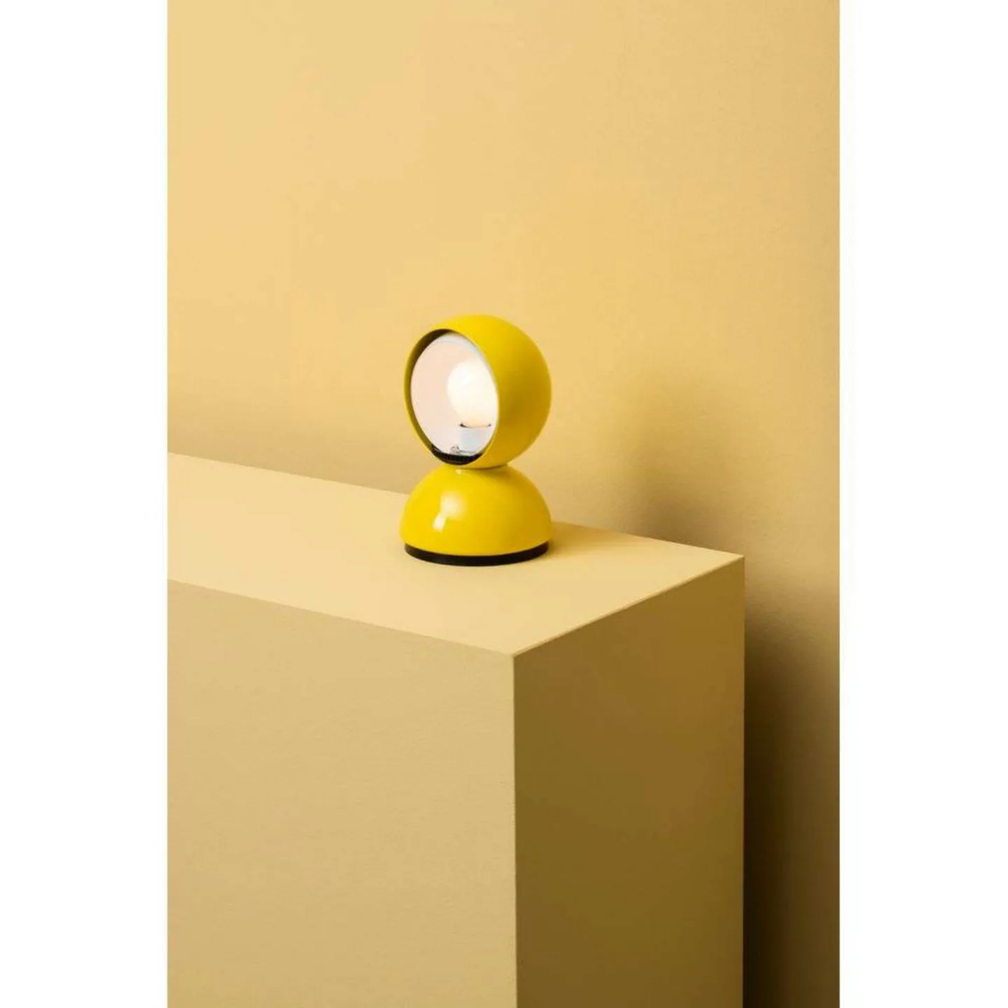 Eclisse Bordlampe Yellow - Artemide - Stue - Metall
