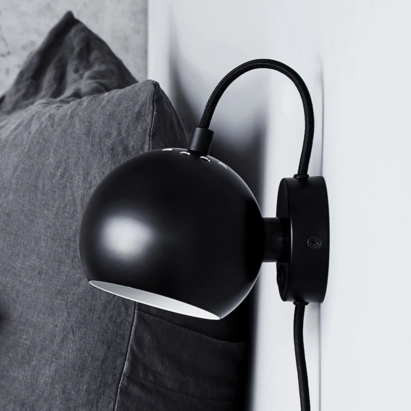 Frandsen Ball Wandleuchte Ø12 cm Schwarz