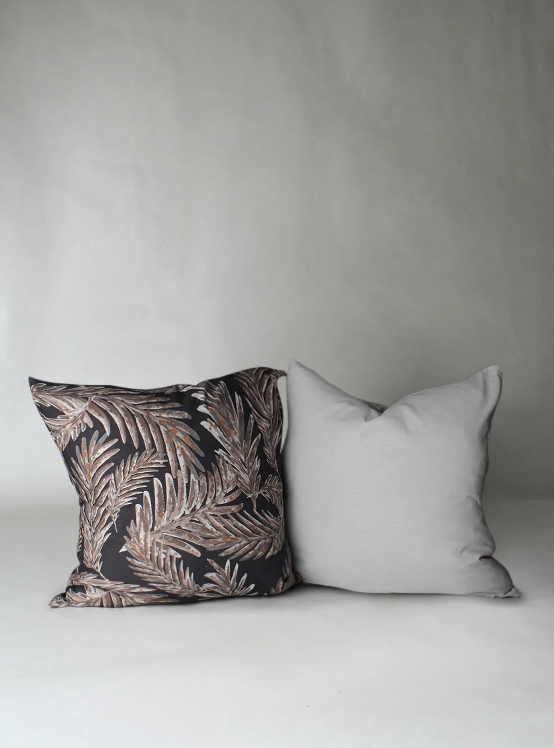 Putetrekk x 2 - Acacia (grå) (Størrelse: 45 x 45 cm)