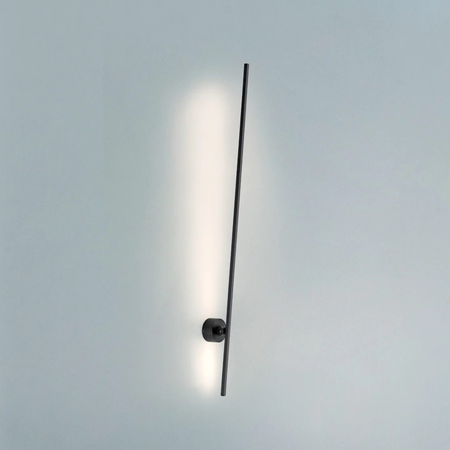 Grafo LED-Wandleuchte, schwarz, Höhe 117 cm - PURE Pure Grafo - Wohnzimmer - Modern - Metall