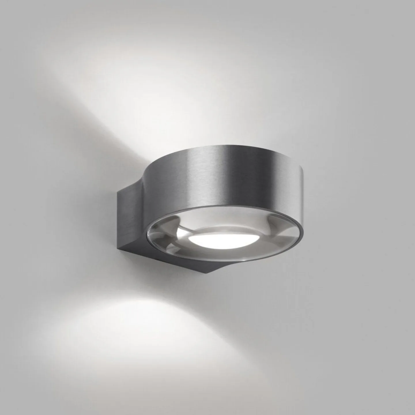 Orbit W2 vägglampa IP54 Titanium - LIGHT-POINT - Hall - Aluminium