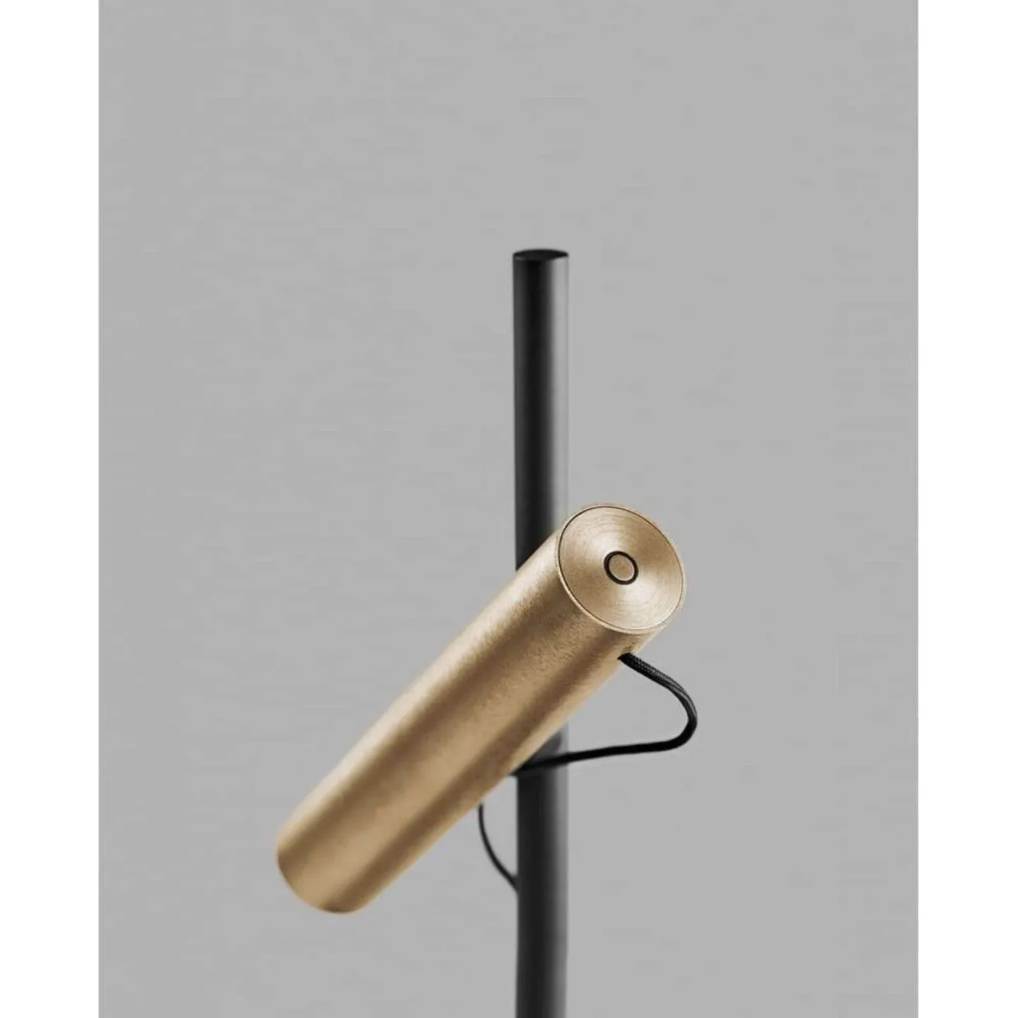 Spirit T1 Tischleuchte Dim. Messing/Schwarz - LIGHT-POINT - Wohnzimmer - Aluminium