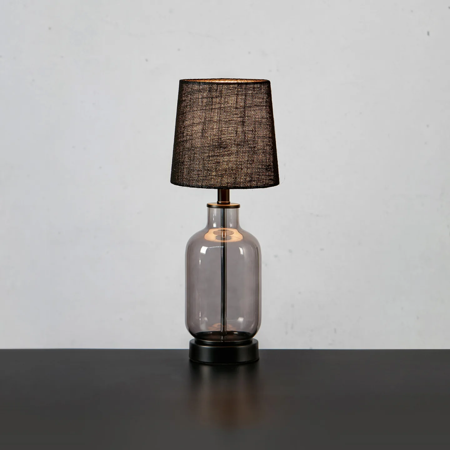 Costero bordlampe H43 Smoke/Black - Markslöjd - Stue - Glass - Med skjerm