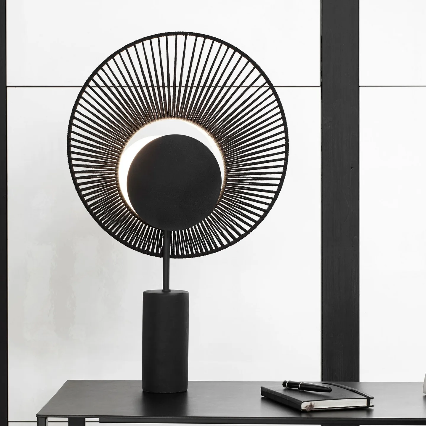Oyster Tischleuchte Black - Forestier - Wohnzimmer - Design - Metall