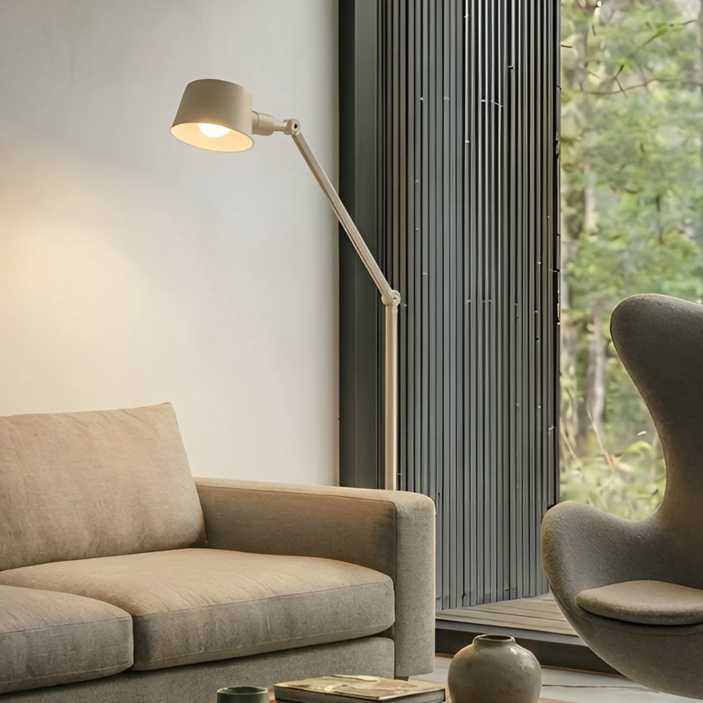 Silka gulvlampe, 173 cm, beige, justerbar, E27 - Lucande - Kontor / arbejdsværelse - Moderne - Metal - Med én lyskilde