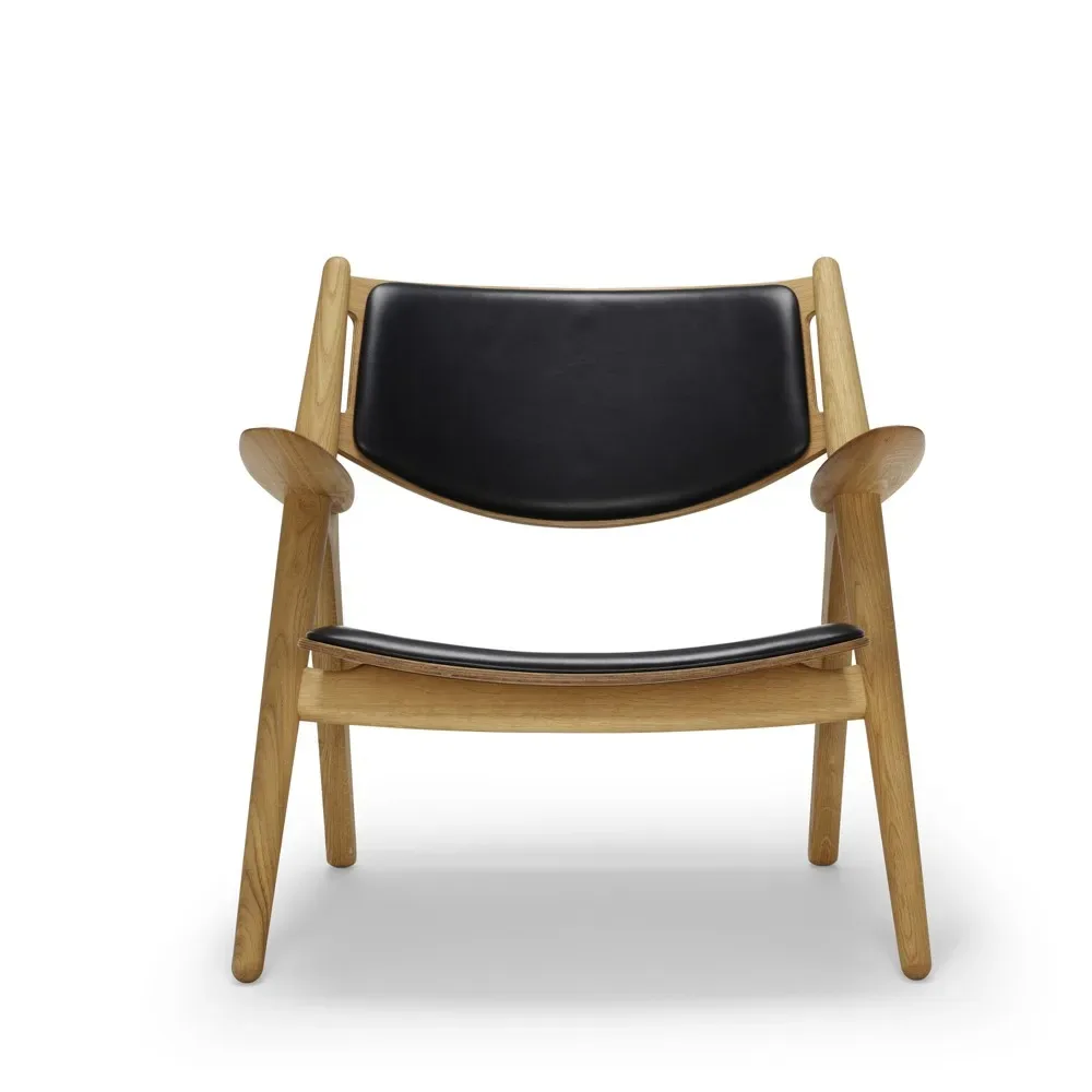 Carl Hansen & Søn CH28P fåtölj Thor 301 svart-oljat ekstativ