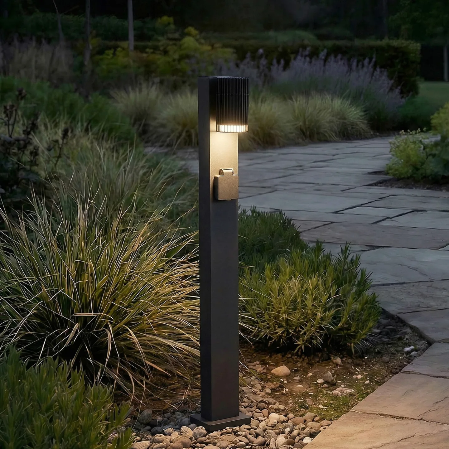 Enerio Wegeleuchte, Höhe 80 cm, GU10, schwarz, Steckdose, Aluminium - Lindby - Modern - Einflammig
