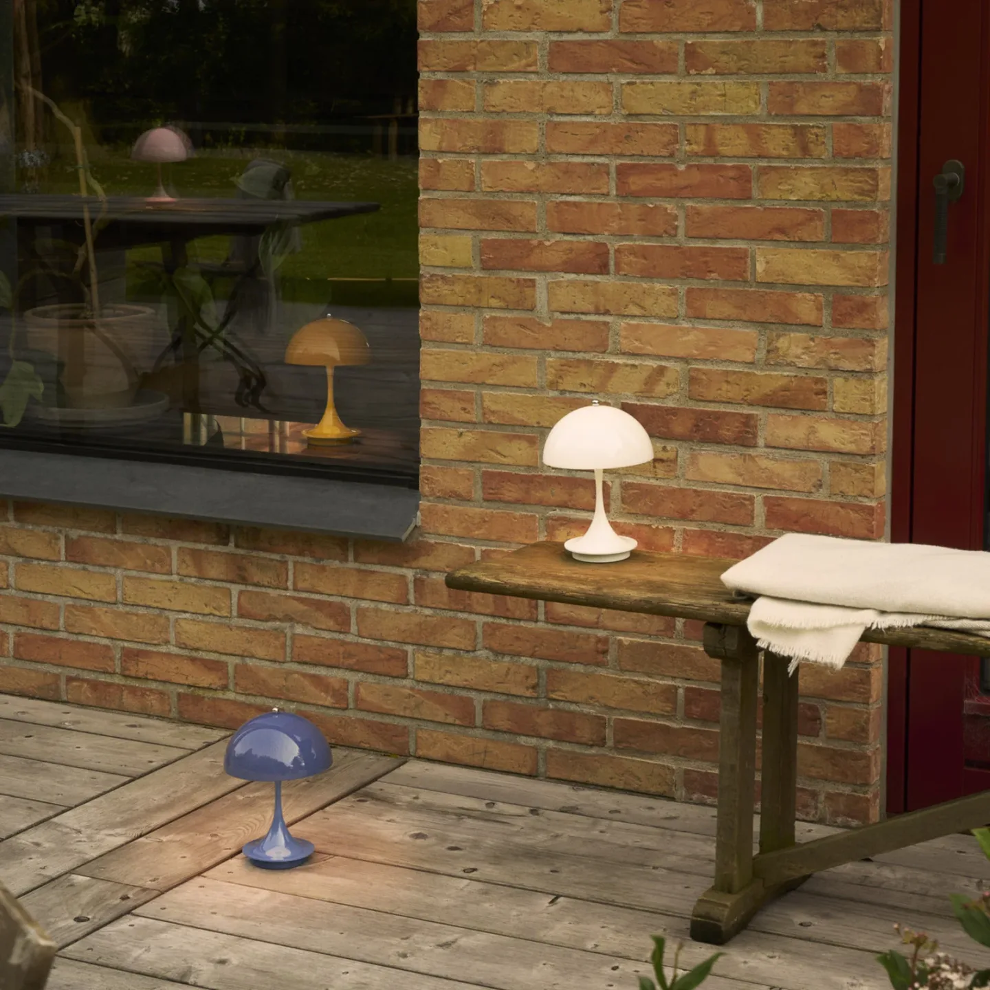 Louis Poulsen Panthella 160 Portable v3 bordslampa Opal white