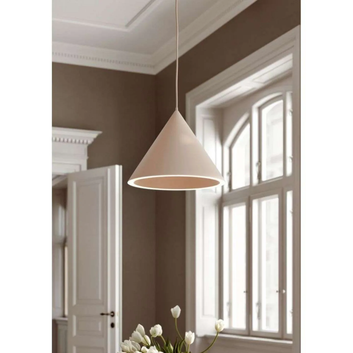 Annular Taklampa Large Beige - Woud - Matsal - Aluminium