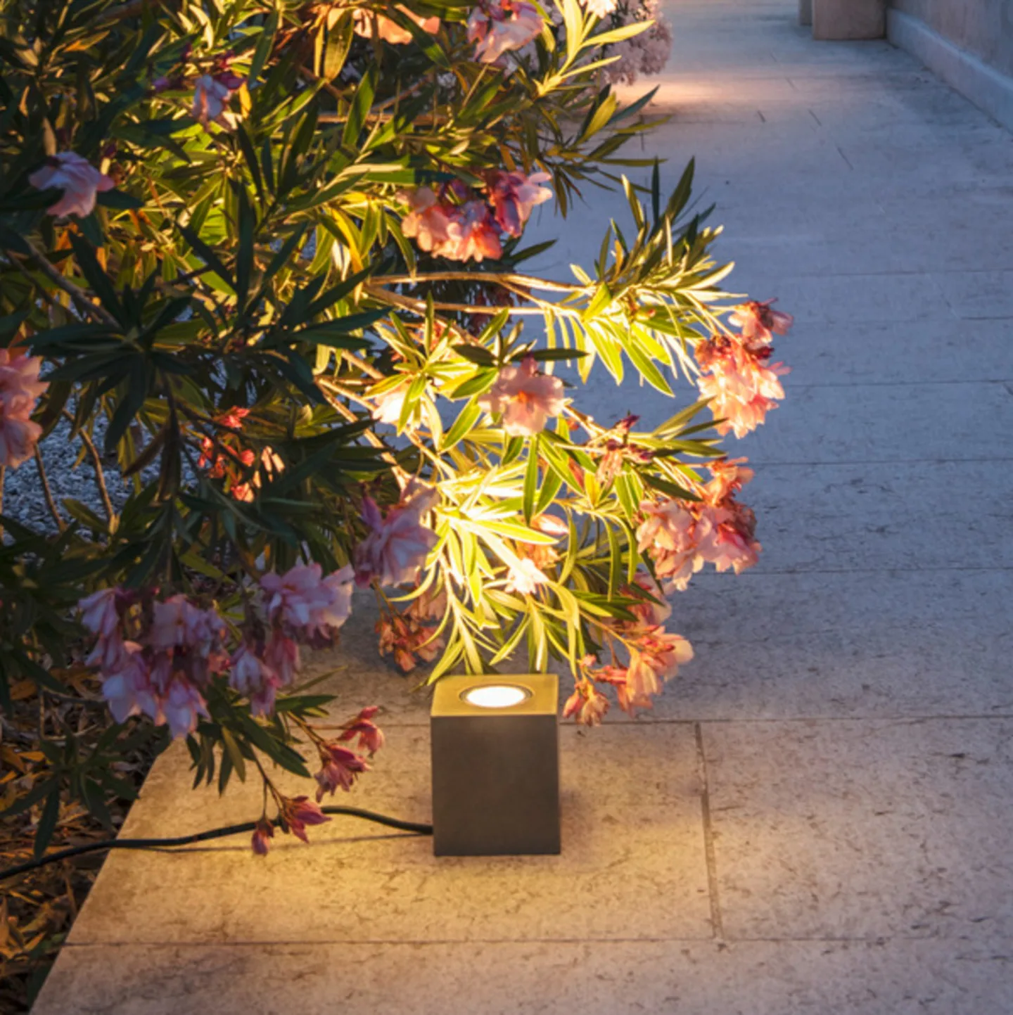 Concreto Square Utomhus Golvlampa Grey - SLV - Modern - Betong - Kub