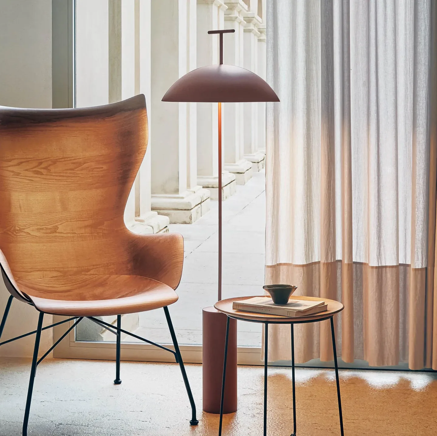 Geen-A Gulvlampe Brick Red - Kartell - Stue - Design - Metal - Med én lyskilde
