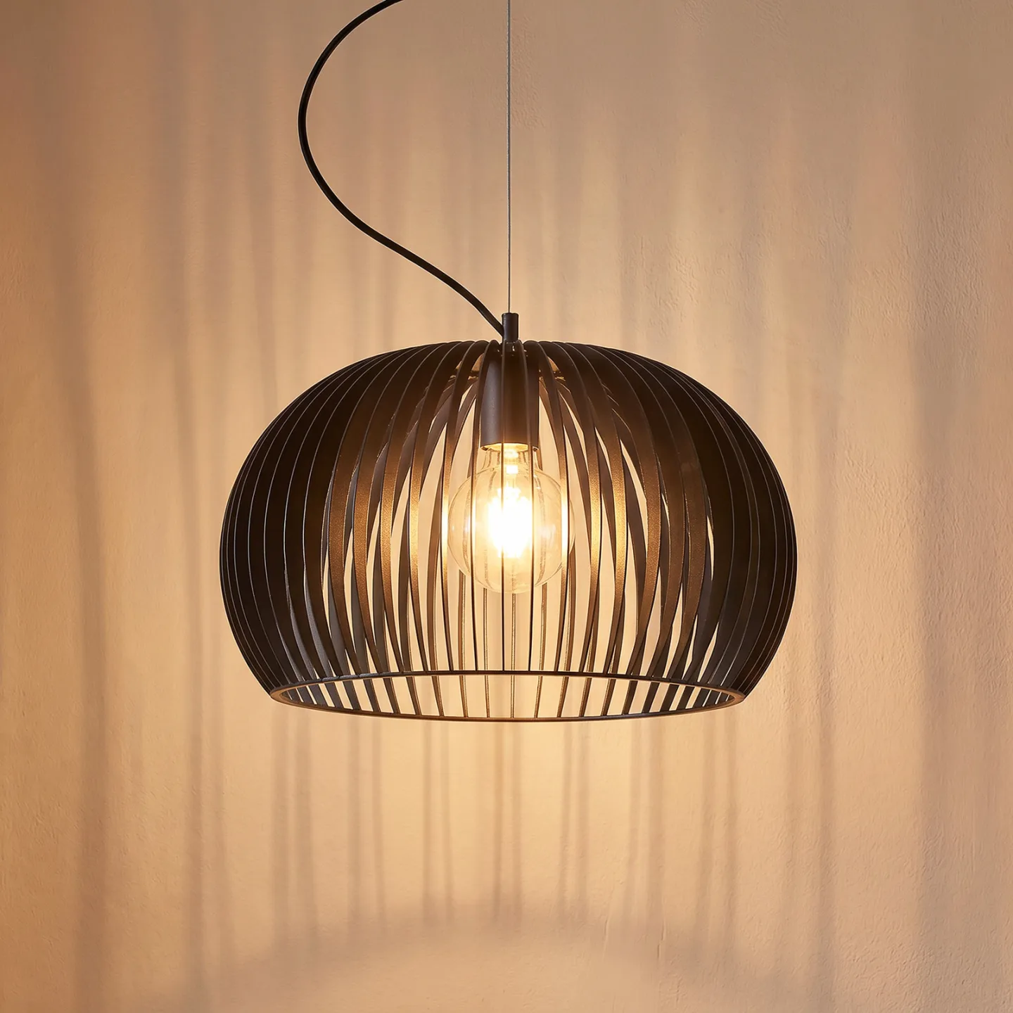 Jusra 1 Pendel Black - Lindby - Køkken - Moderne - Metal - Med én lyskilde