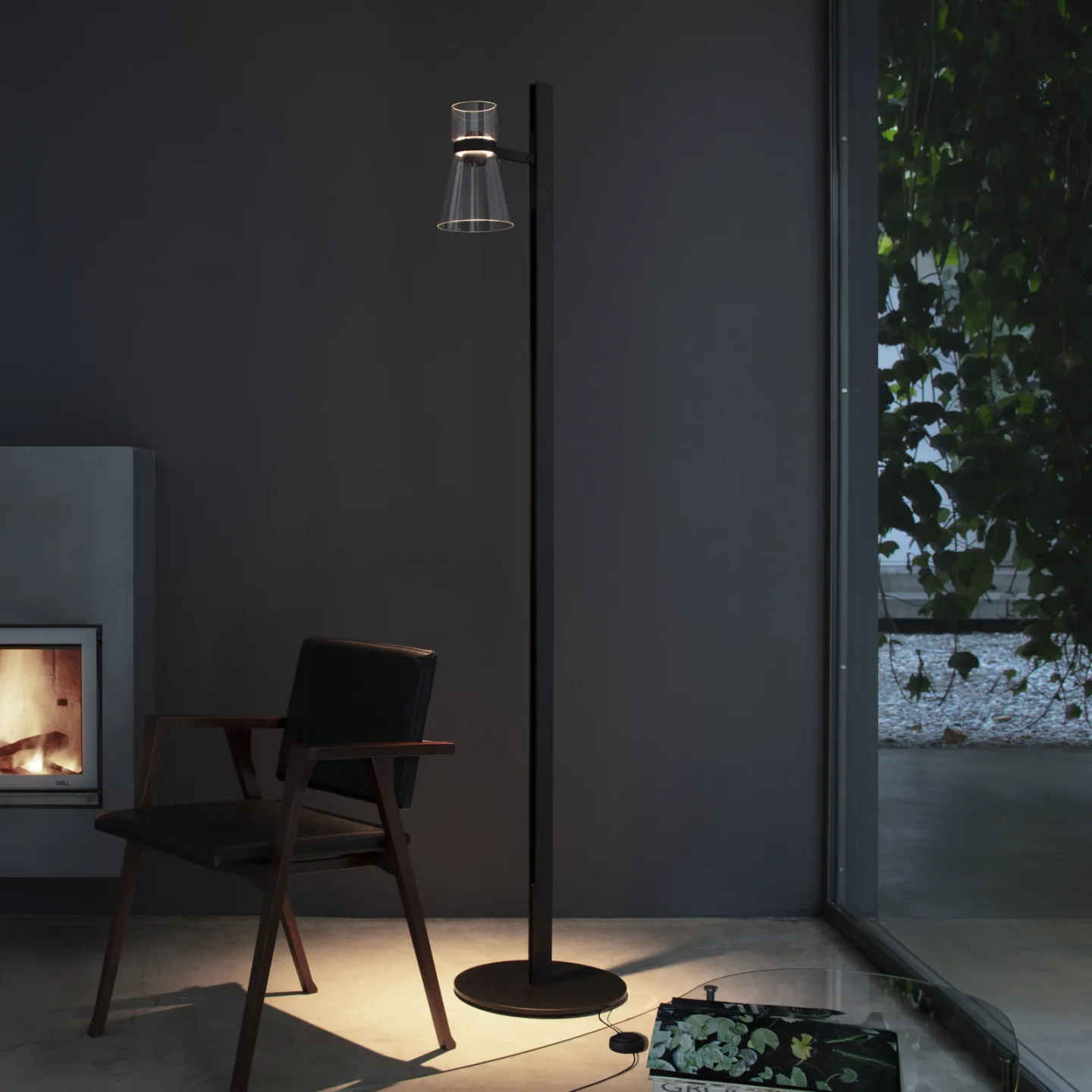 Nocturne F1 Cone LED-Stehlampe schwarz, 1-flg., 206cm - Flos - Wohnzimmer - Design - Aluminium - Mit Schirm