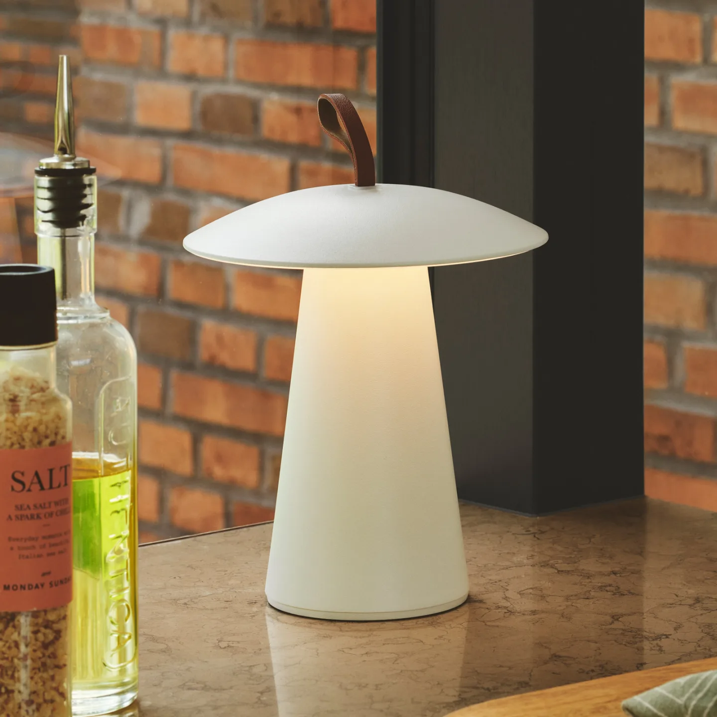 Ara To-Go 2 Portable Bordlampe IP54 White - Nordlux - Altan - Aluminium - Med én lyskilde
