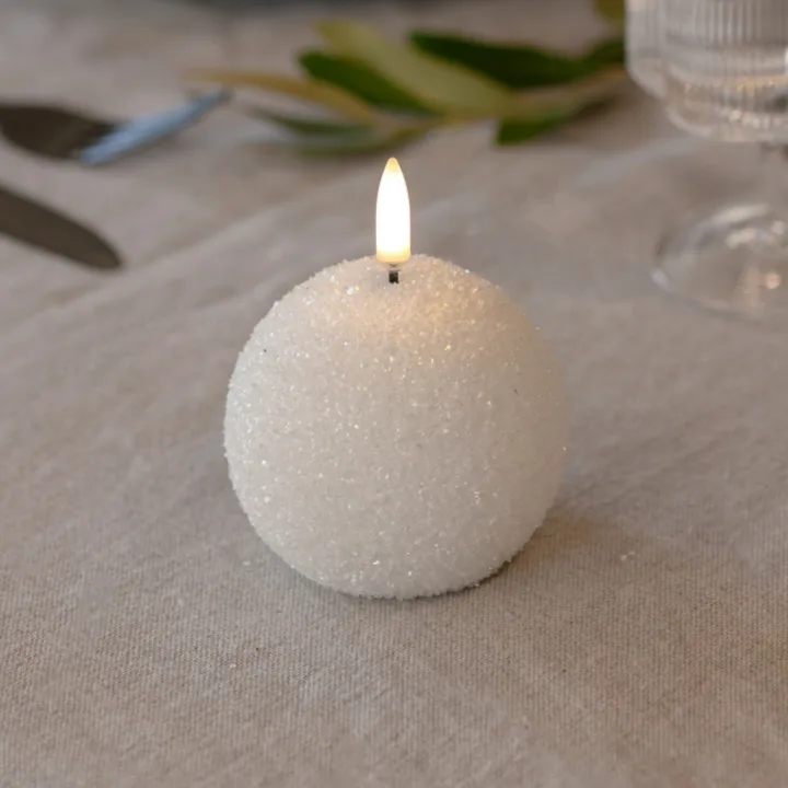 ROUND LED-stearinlys, hvit, Ø 7 cm, glitter - Uyuni Lighting - Stue - Annet - Med en lyskilde