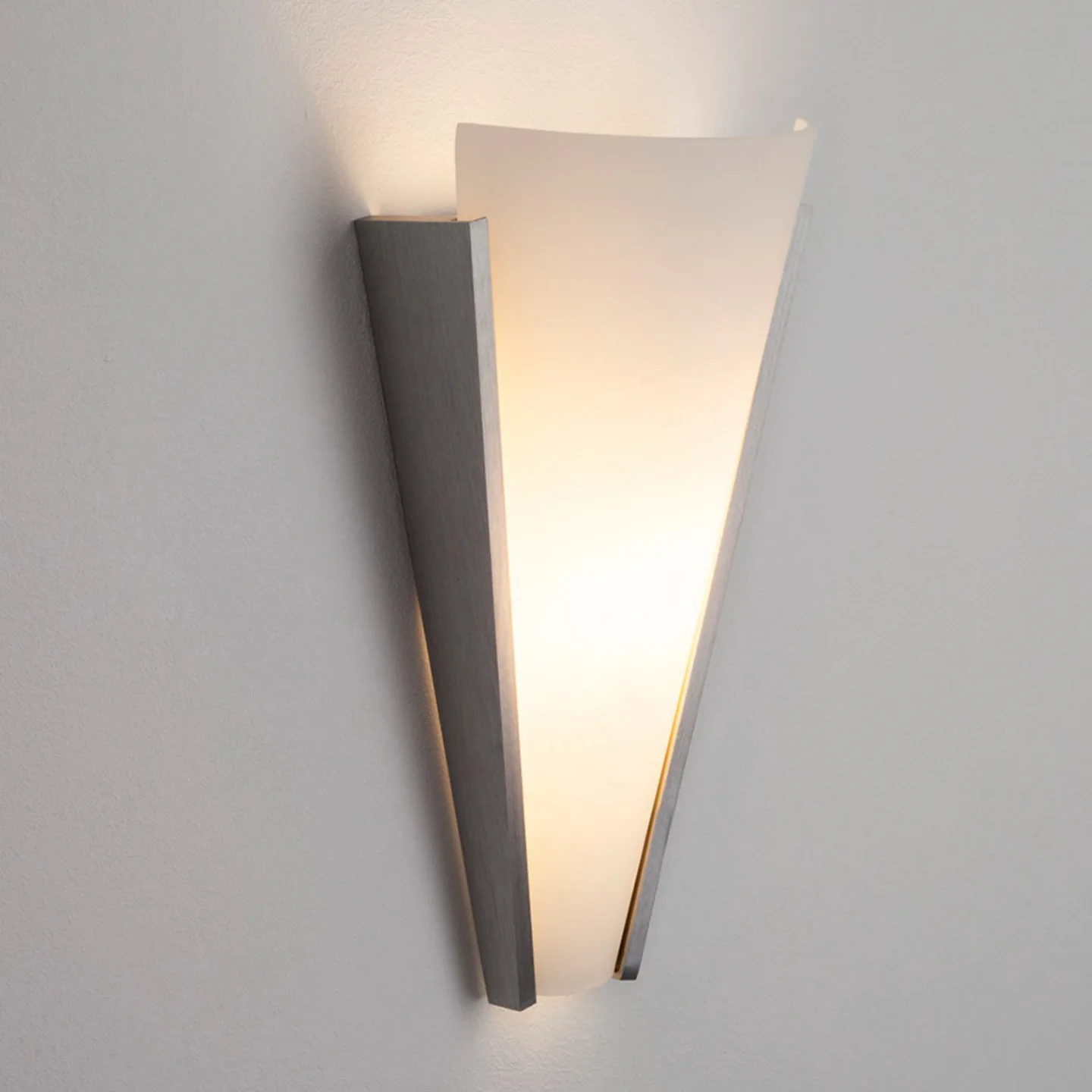 Magnus Wandleuchte White - Lindby - Flurbereich - Modern - Glas