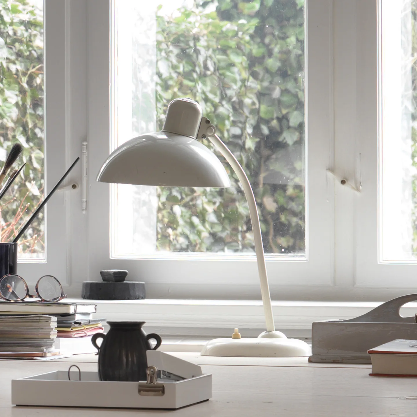 Fritz Hansen Kaiser Idell 6556-T Tischleuchte White