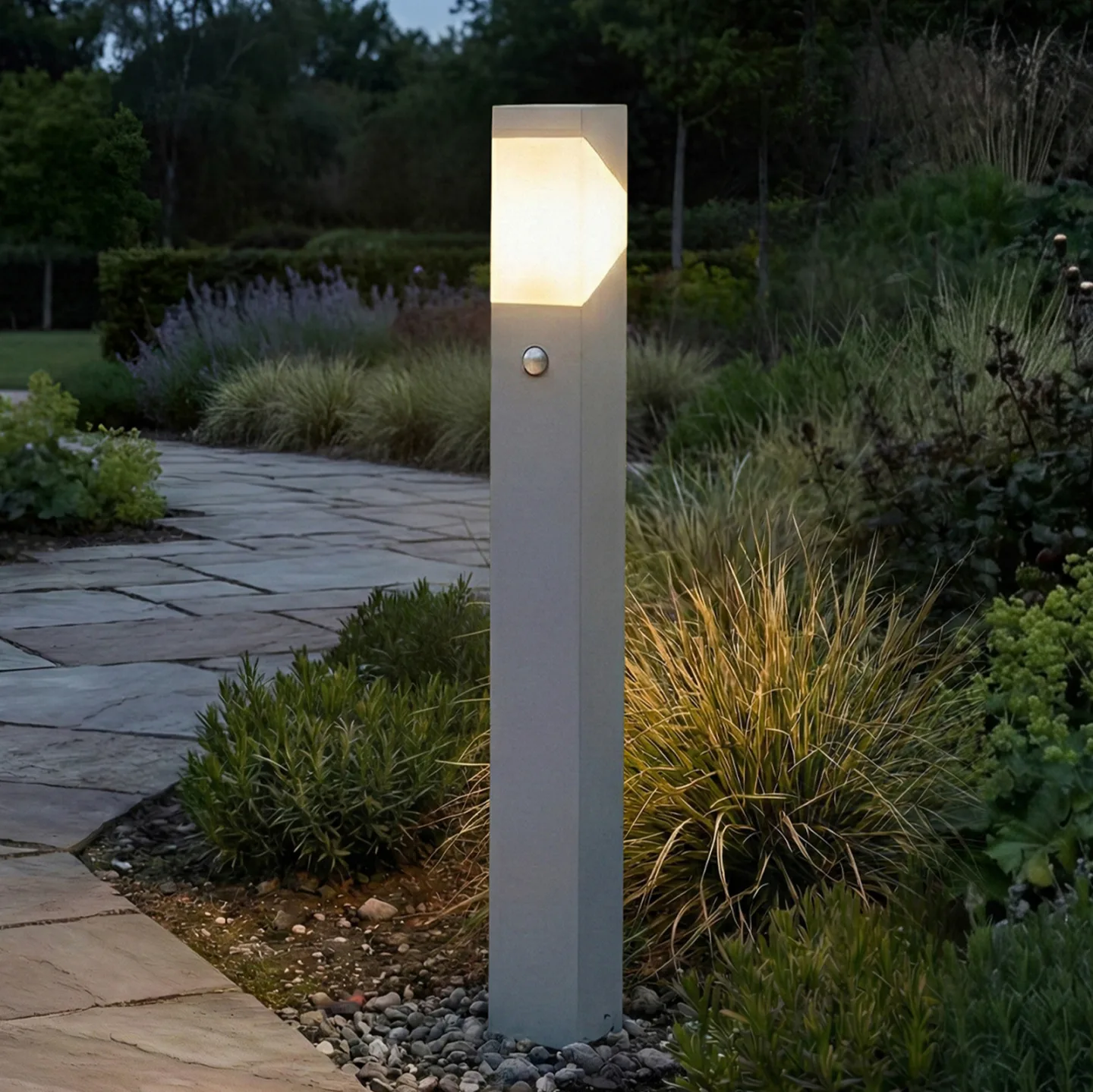 Kiran Wegeleuchte, hellgrau, Sensor, 100 cm, E27, IP44 - Lucande - Terrasse - Modern - Aluminium - Einflammig