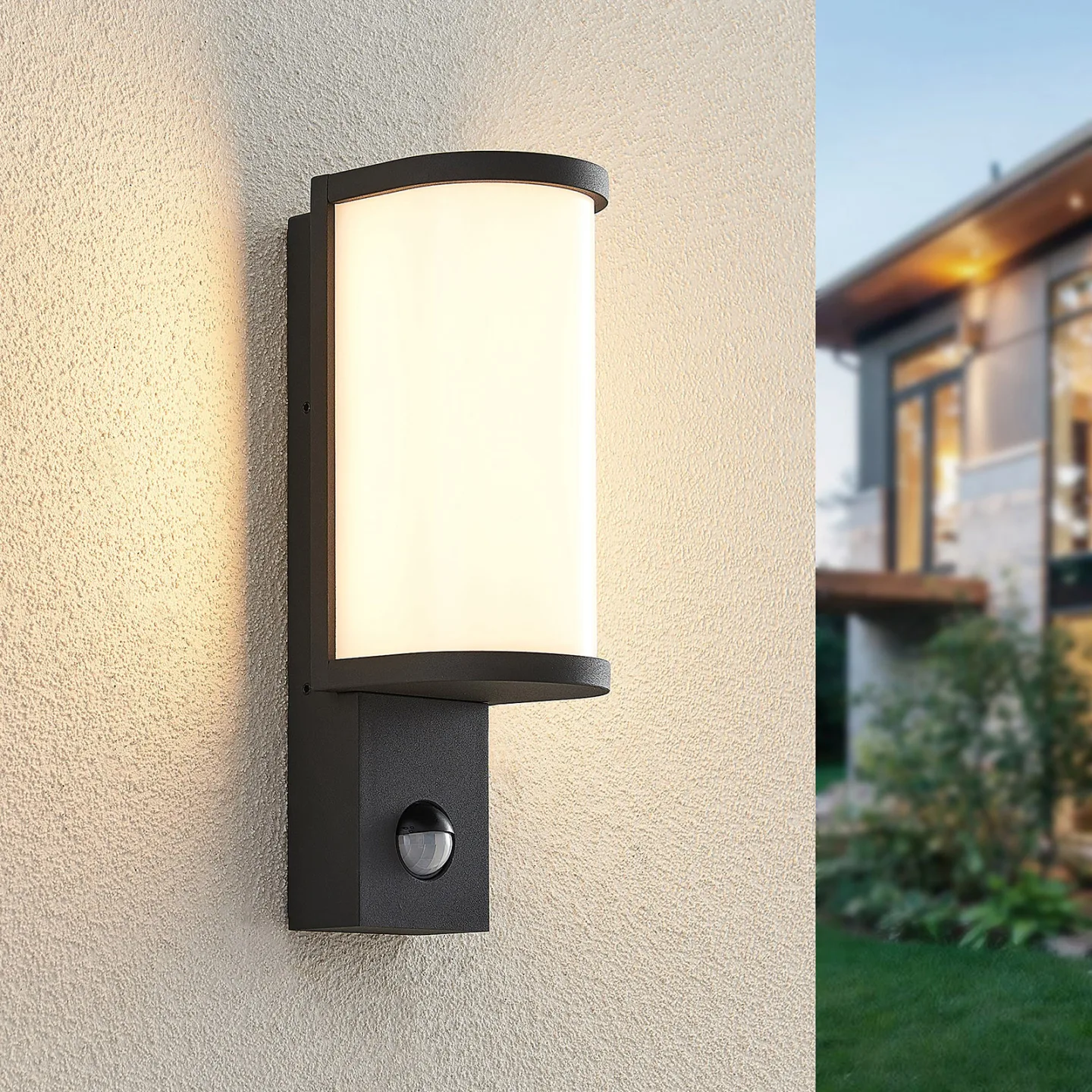 Jokum LED Udendørs Væglampe w/Sensor Graphite - Lucande - Moderne - Metal