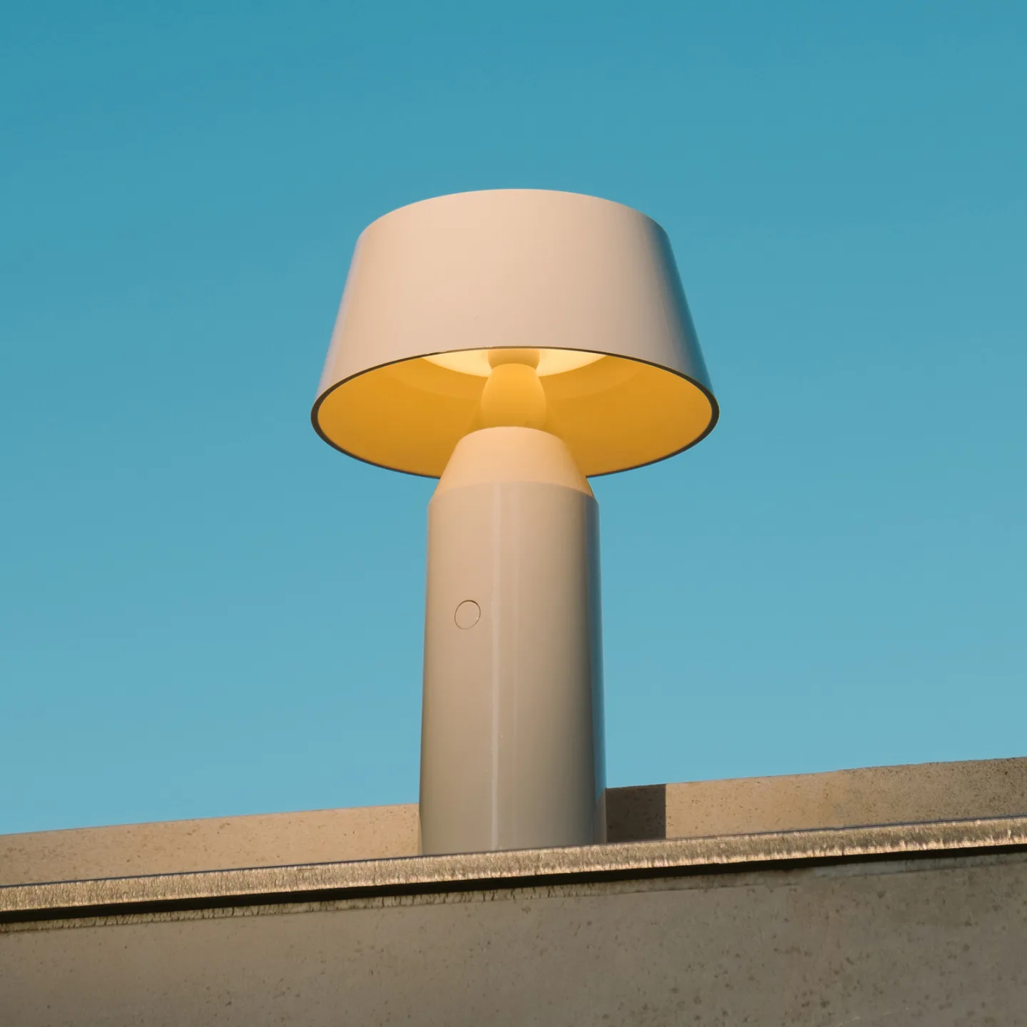 Bicoca Bordlampe Off-White - Marset - Stue - Design - Plastik - Med skærm
