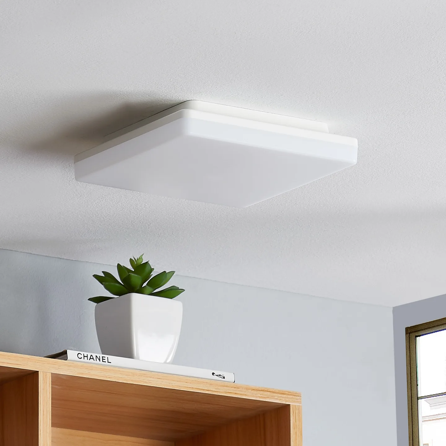 LED-taklampa Artin, 22 cm, vit, kantig, sensor - PRIOS Artin - Badrum - Modern - Plast - Vinklad
