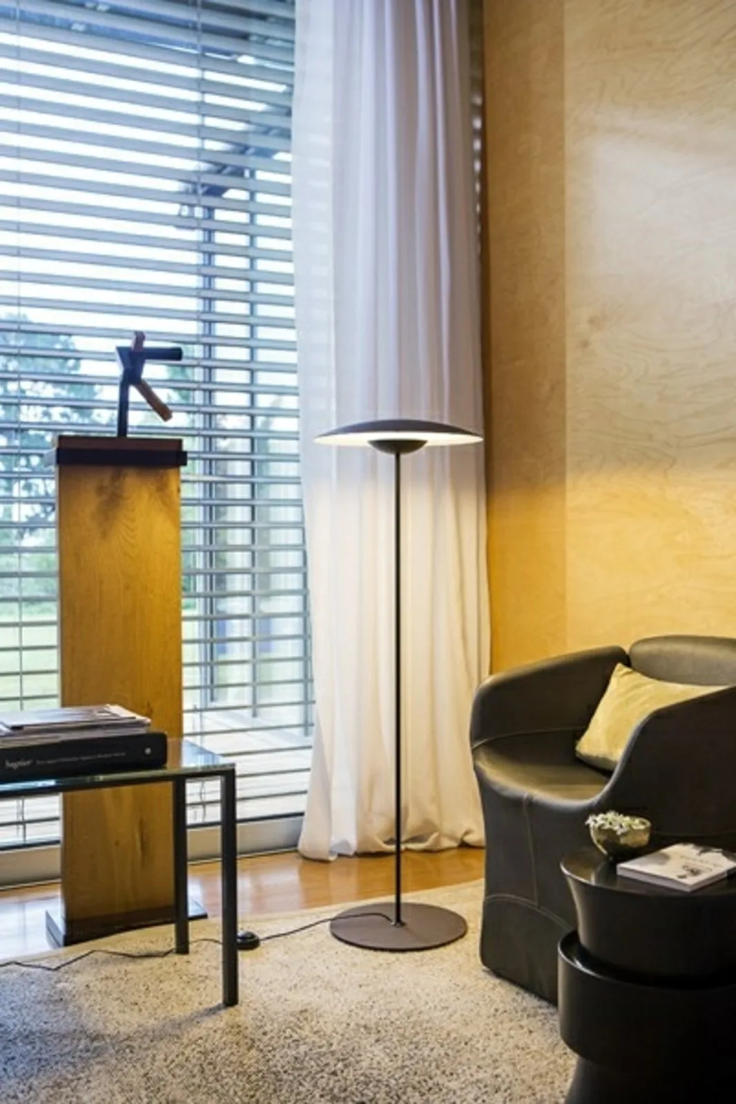 Ginger P Stehleuchte Wenge - Marset - Wohnzimmer - Aluminium