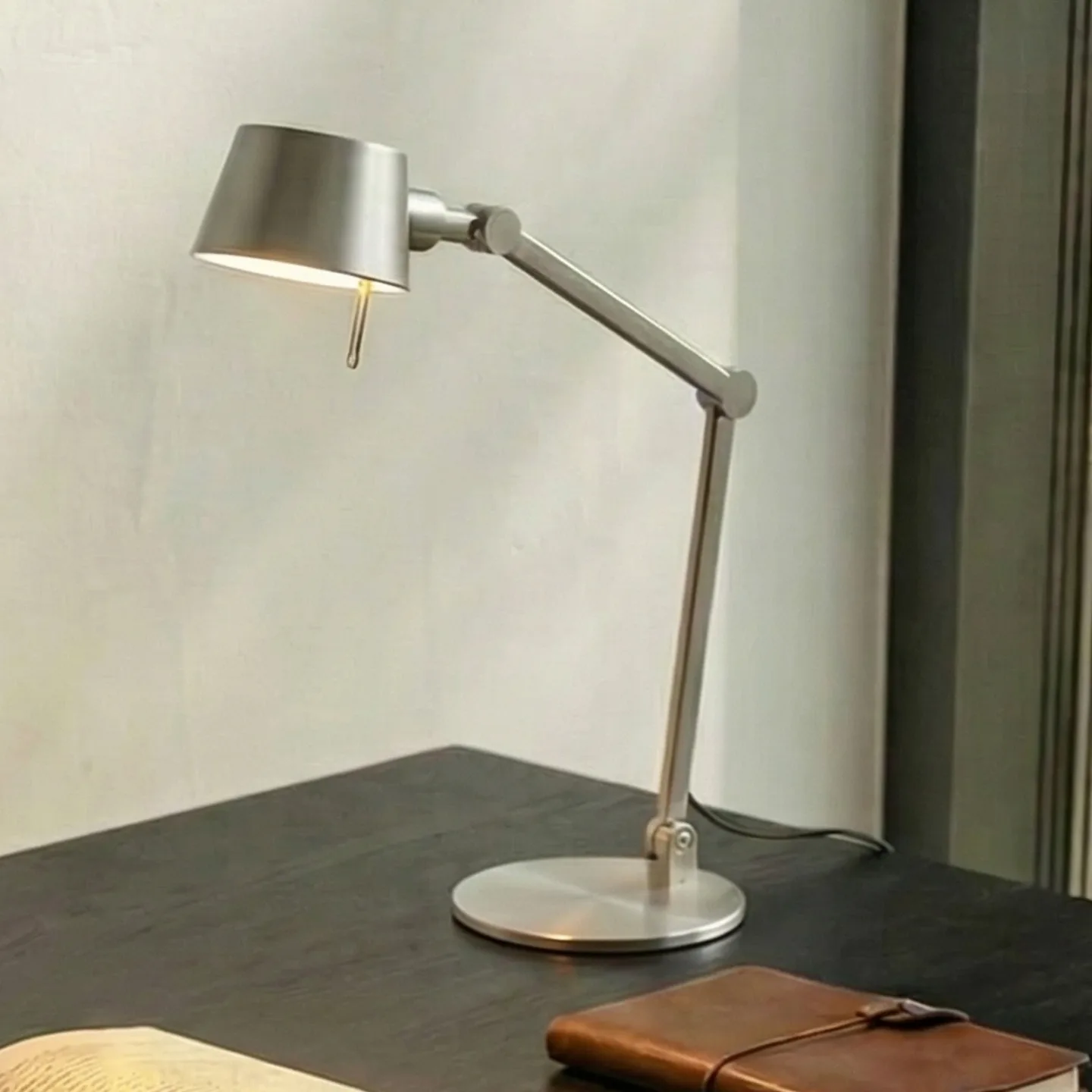 Silka bordlampe, nikkel satin, justerbar, 93 cm, E27 - Lucande - Arbeidsrom / kontor - Moderne - Metall - Med en lyskilde