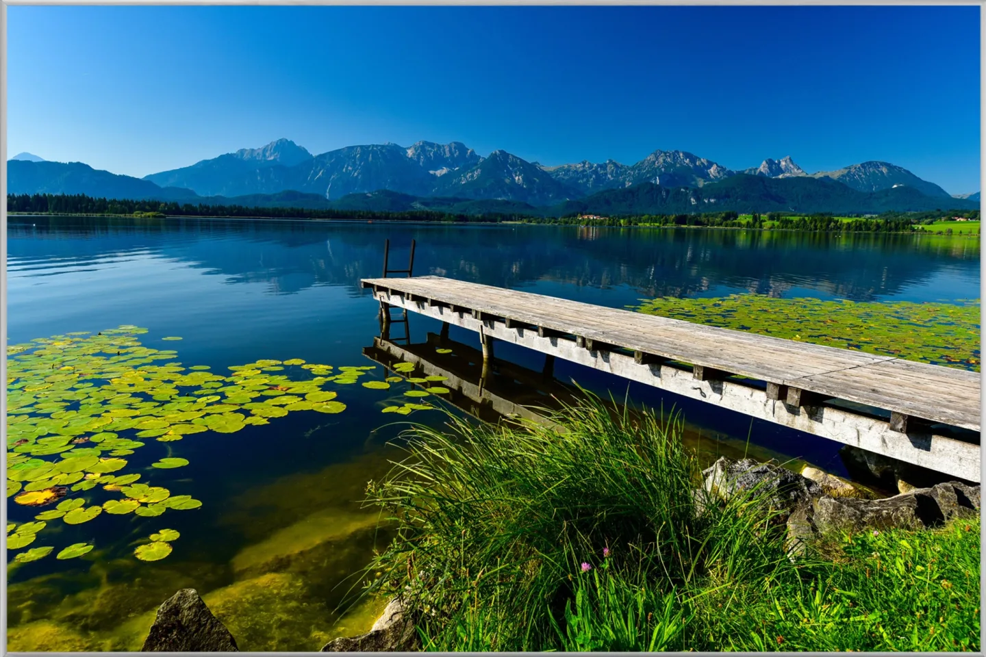image LAND Bild mit Rahmen Bergsee mit Steg | Schubiger Möbel