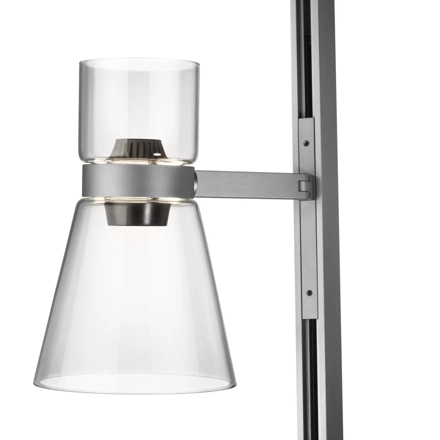 Nocturne F1 Cone LED-golvlampa, silver, 1 lampa, 206 cm – FLOS - Vardagsrum - Design - Aluminium - Med lampskärm