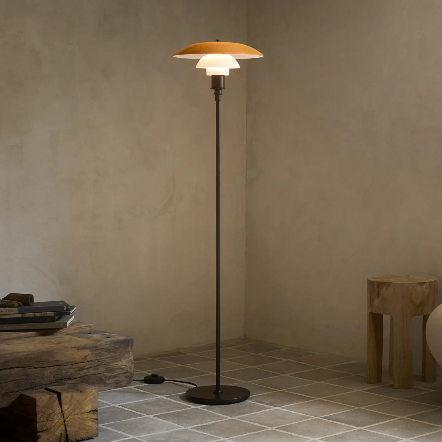 PH 3½-2½ gulvlampe, bruneret messing, ravfarvet - Louis Poulsen - Stue - Design - Metal - Med én lyskilde