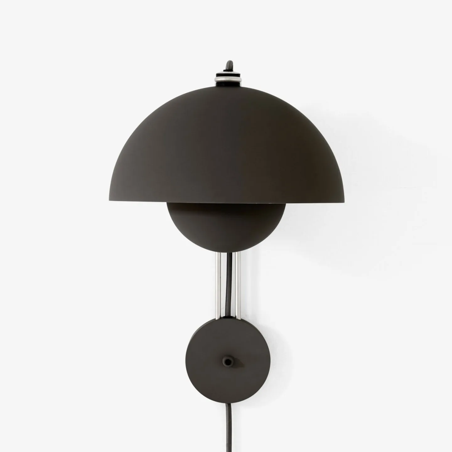 Flowerpot VP8 vegglampe, stikkontakt, matt svart - &TRADITION - Stue - Design - Metall - Med en lyskilde
