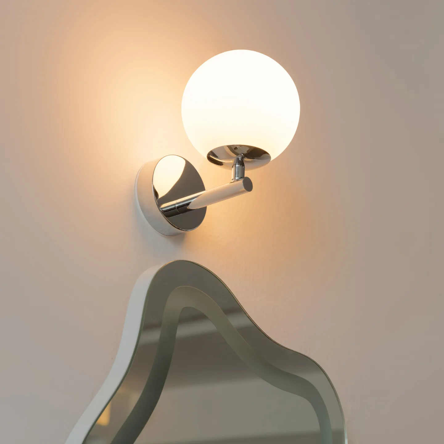 Maviris Vägglampa Chrome/Opal - Arcchio - Badrum - Modern - Metall - Klot