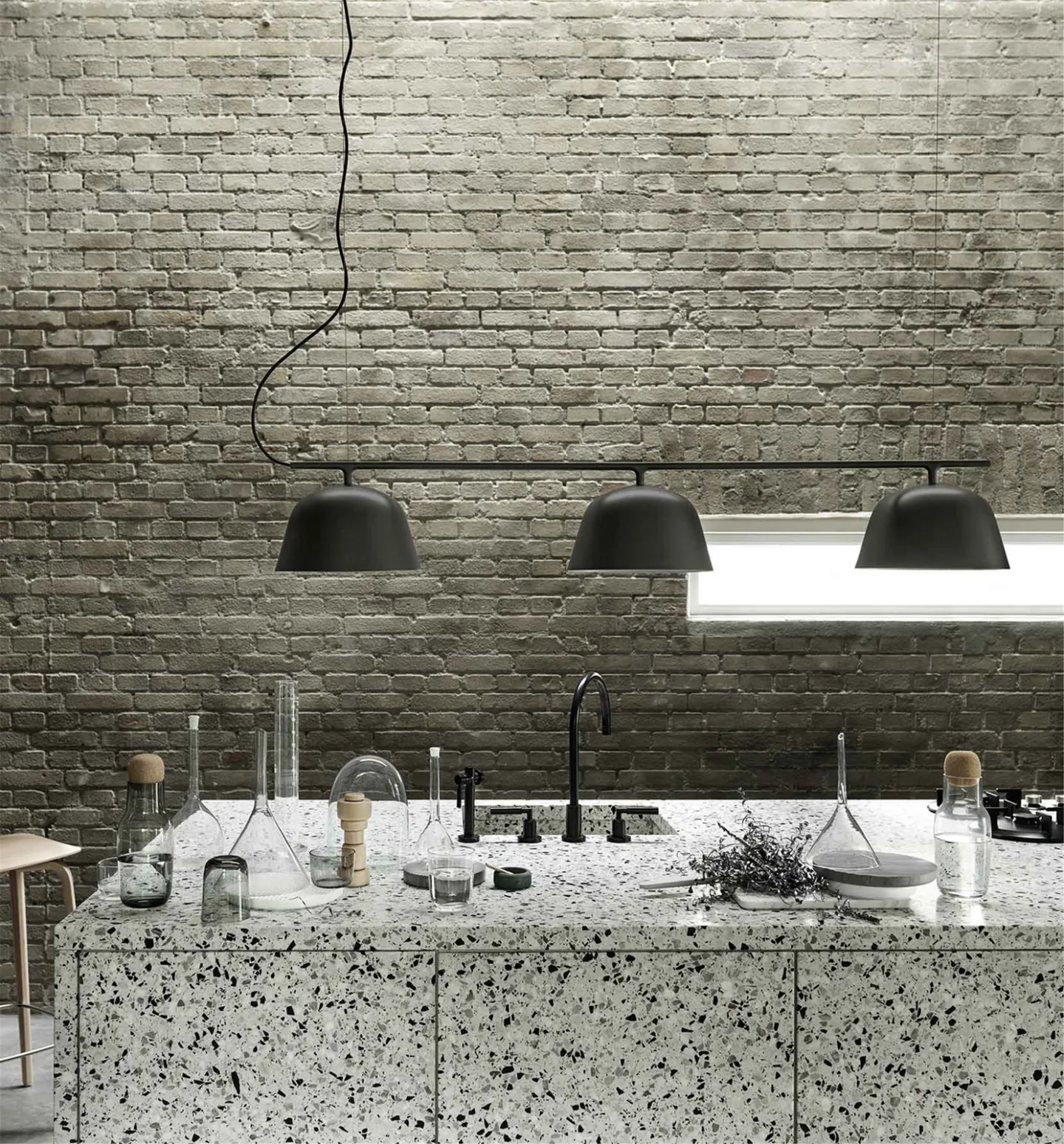 Ambit Rail Pendelleuchte Taupe - Muuto - Esszimmer - Aluminium