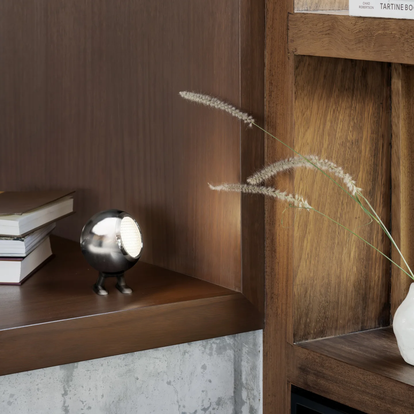 Norbitt 2.0 LED-Akkutischlampe, chrom, IP54 - Mr. Wattson - Wohnzimmer - Modern - Aluminium - Kugel