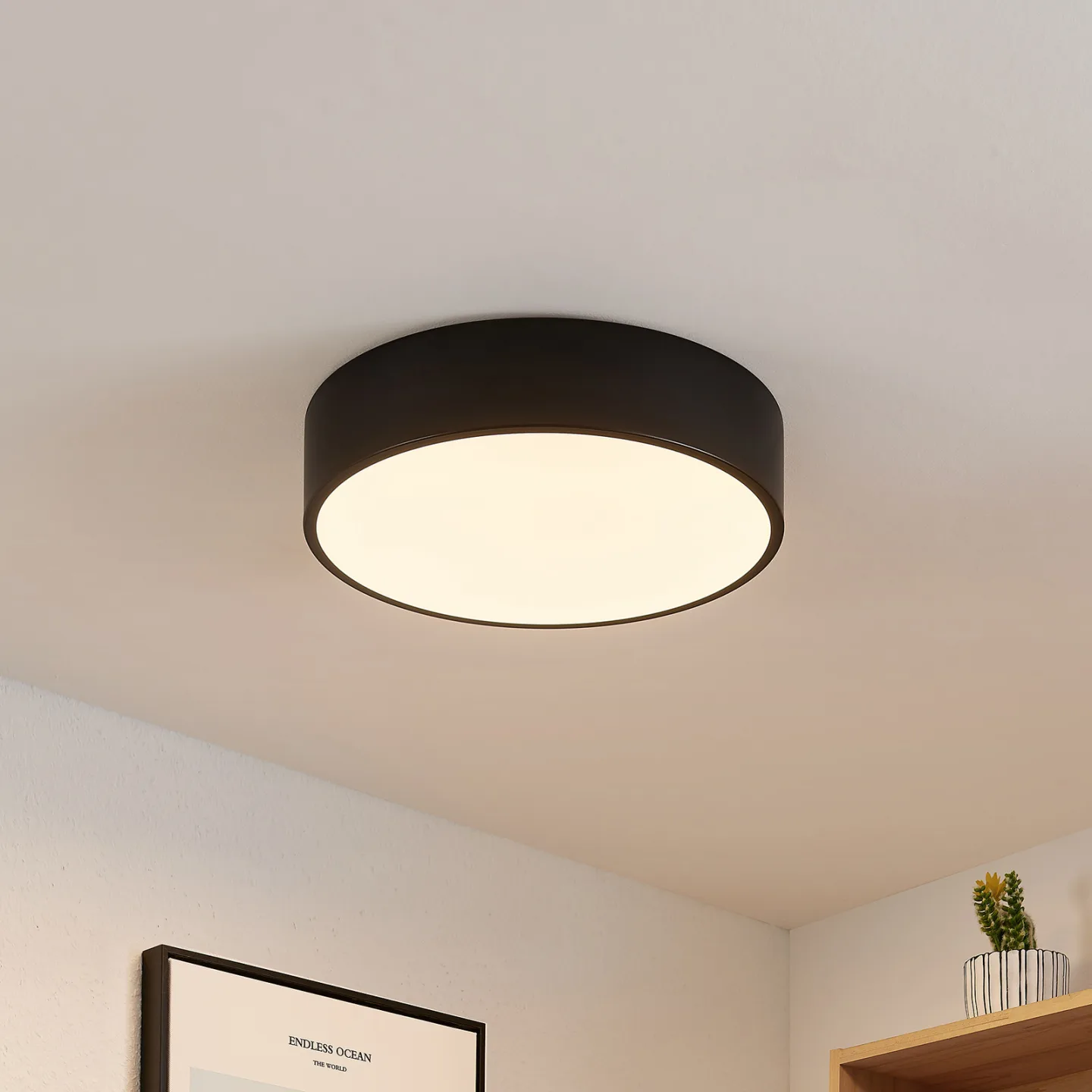 Simera LED Loftlampe Matt Black/White - Lindby - Stue - Moderne - Plastik - Rund