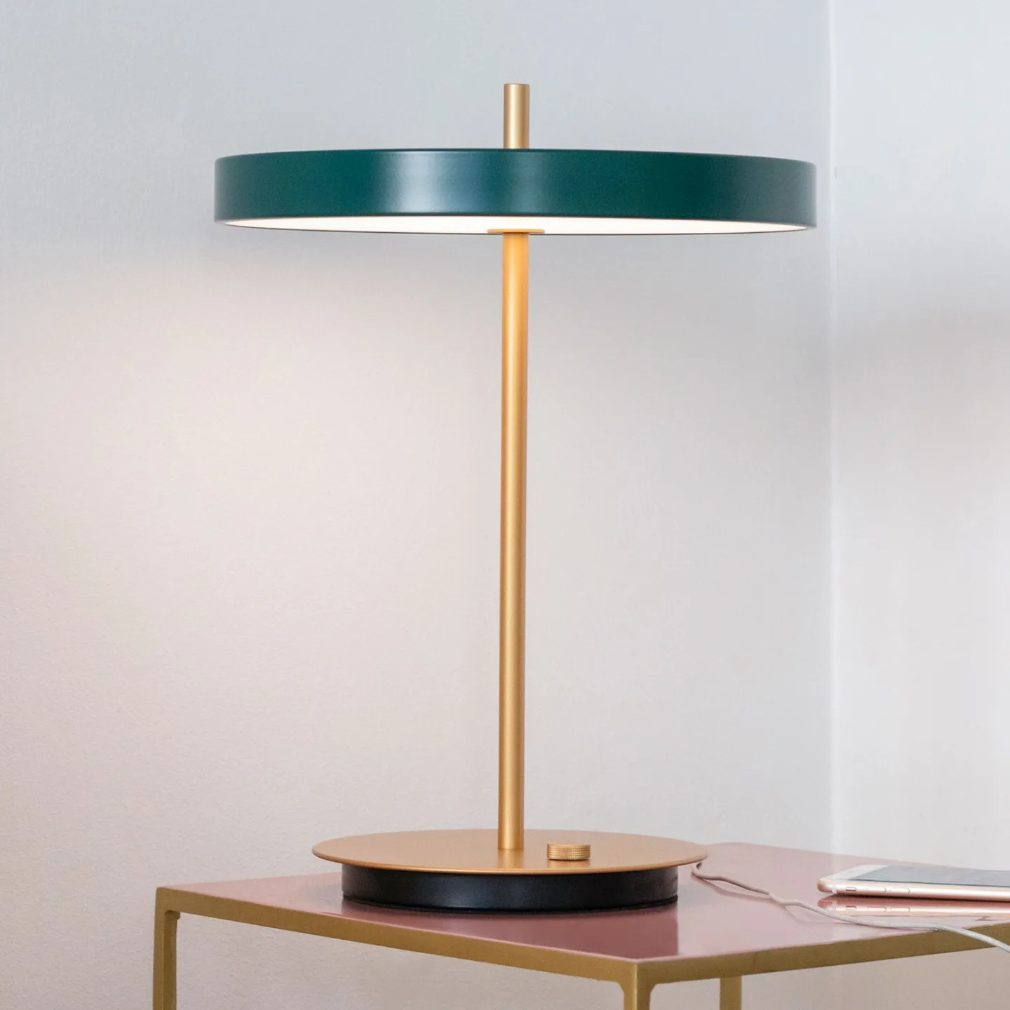 Asteria Bordlampe Forest Green - UMAGE Asteria Table - Stue - Design - Aluminium - Med skærm