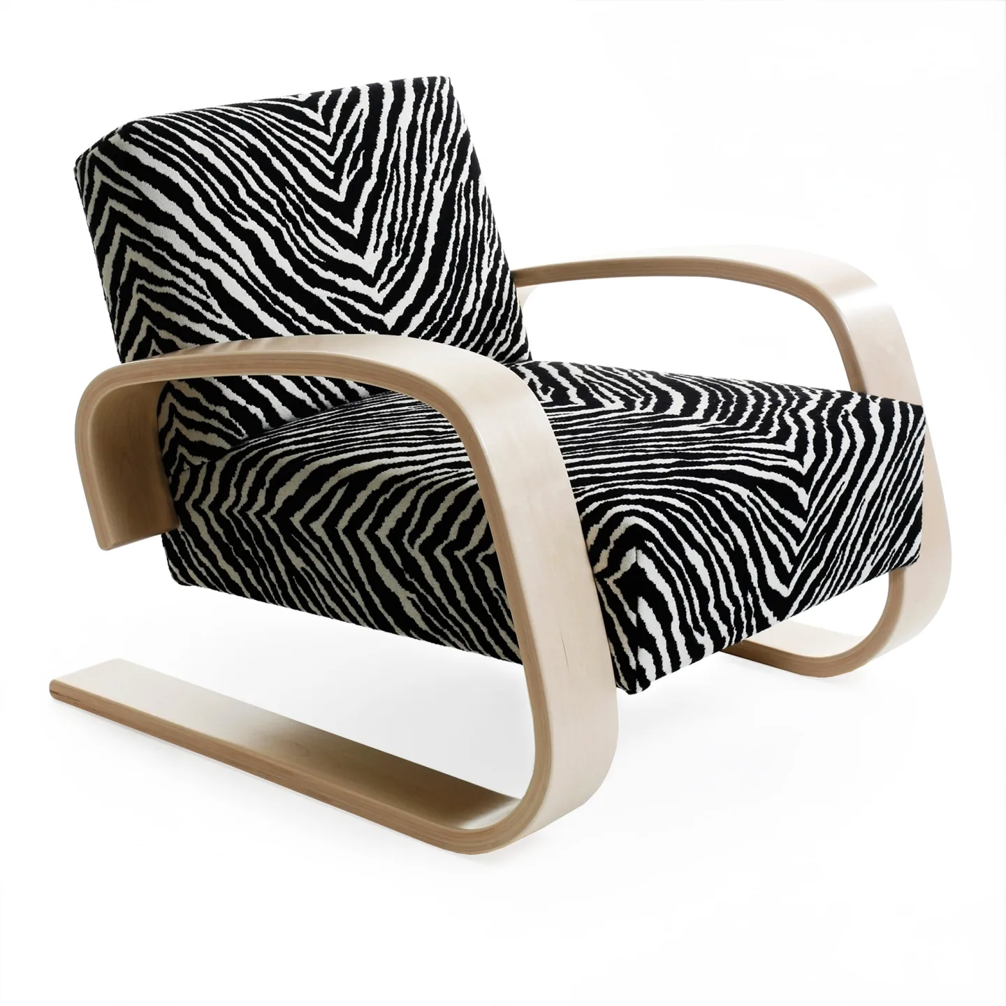 Artek - Tank 400 fåtölj valnötsbetsad björk / svart zebra - Fåtöljer - Alvar Aalto