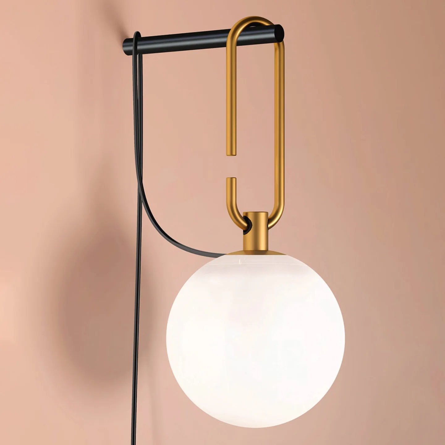 Vegglampe nh Wall hvit glass stikkontakt E14 - Artemide - Stue - Design - Kule