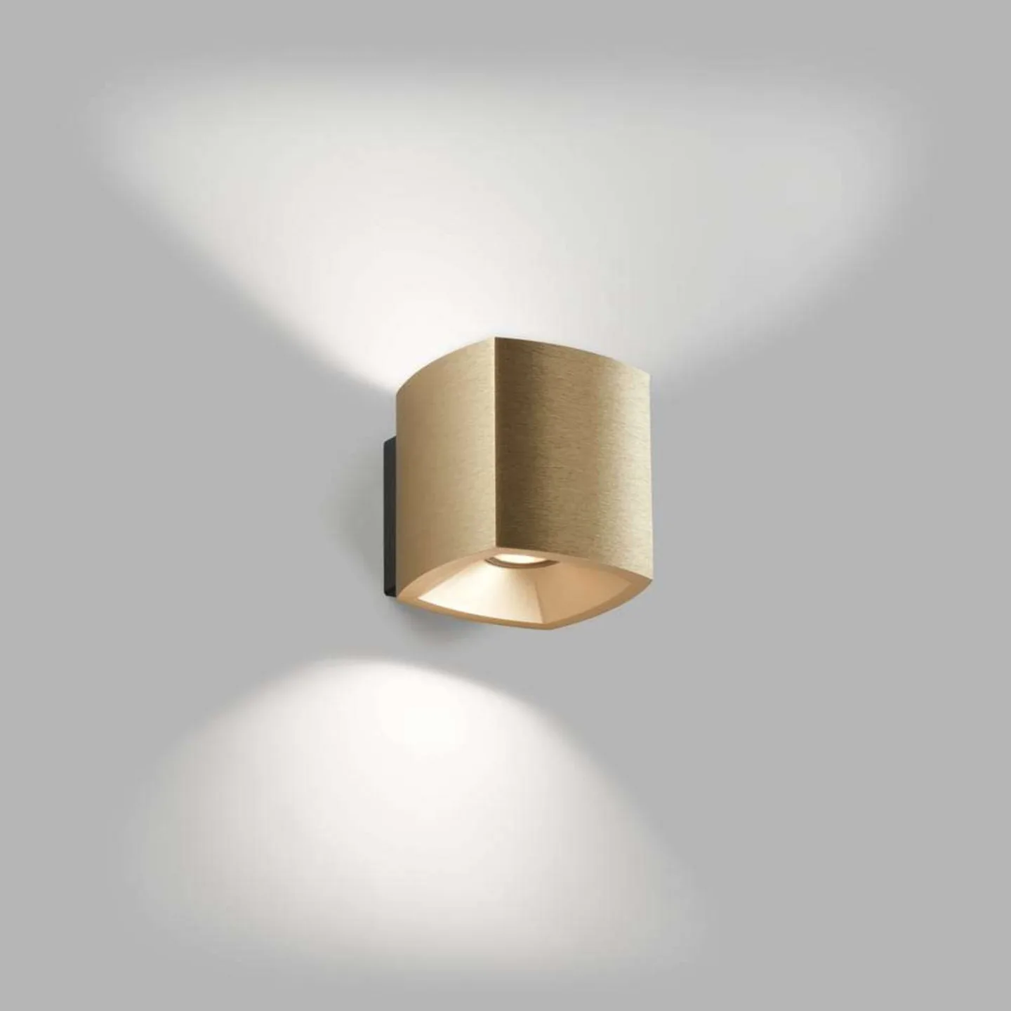Mirage 1 Væglampe Brass - LIGHT-POINT - Kælder - Aluminium