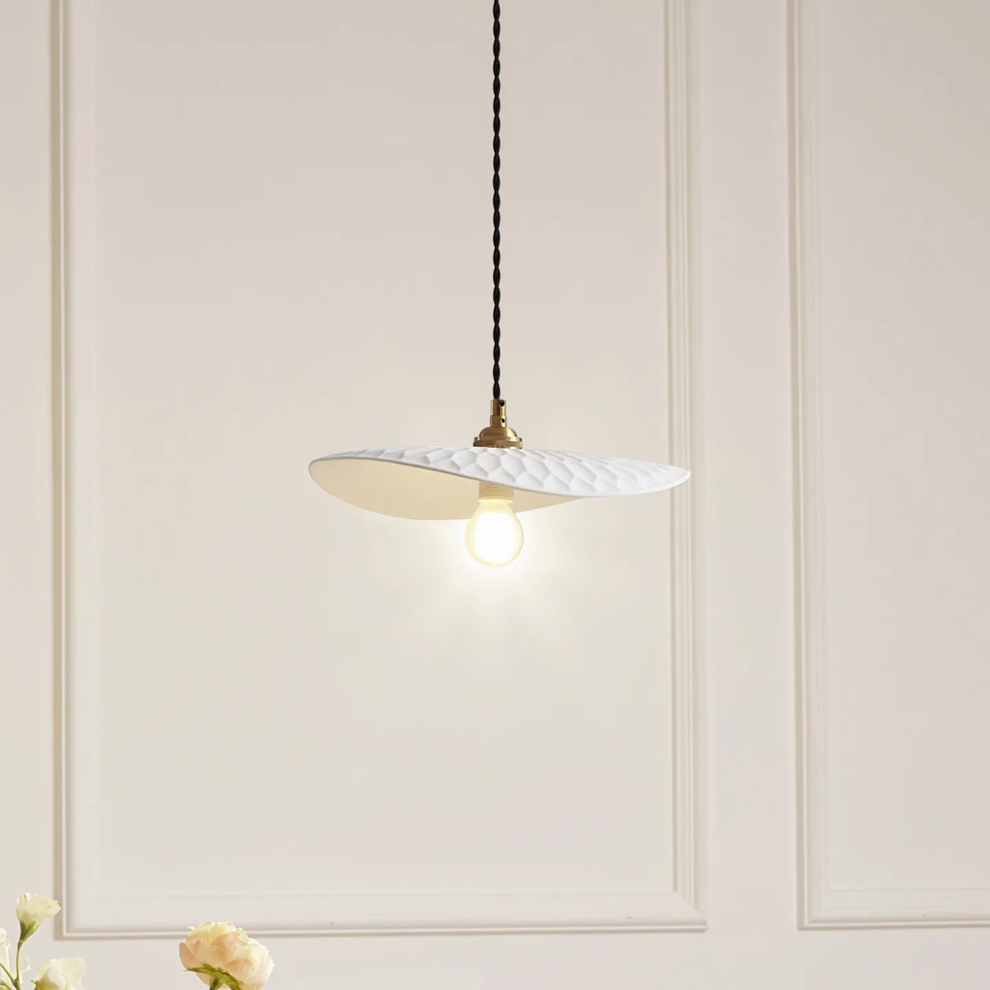 Annira Pendelleuchte Weiß/Messing - Lindby - Wohnzimmer - Modern - Keramik - Einflammig