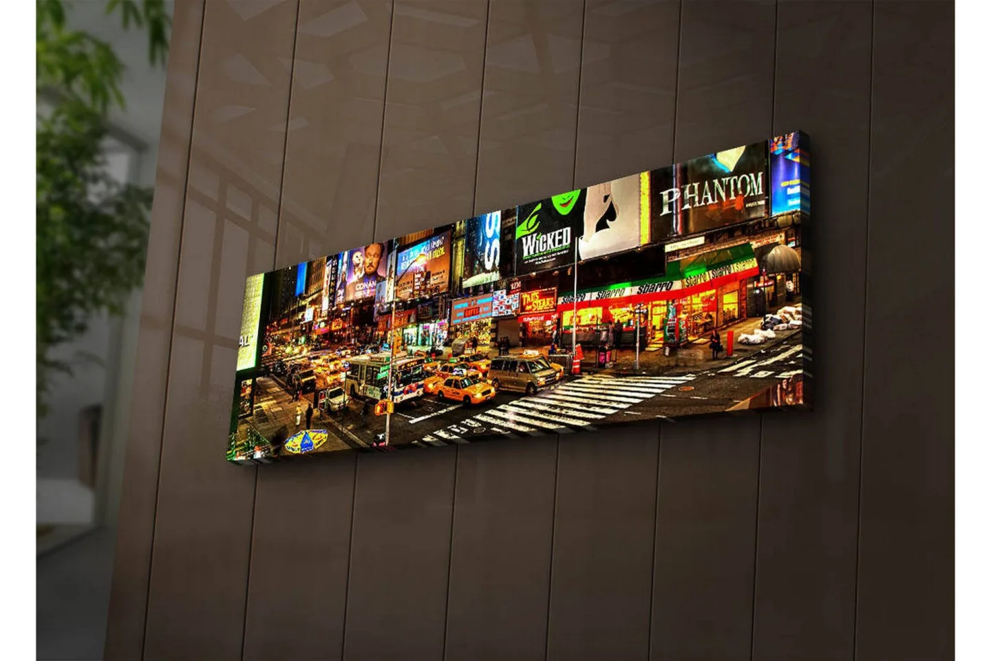Canvastavla med LED-belysning 30x90 cm - Livlig stadsbild av Times Square med neonskyltar och trafik - Gul / Grön / Röd