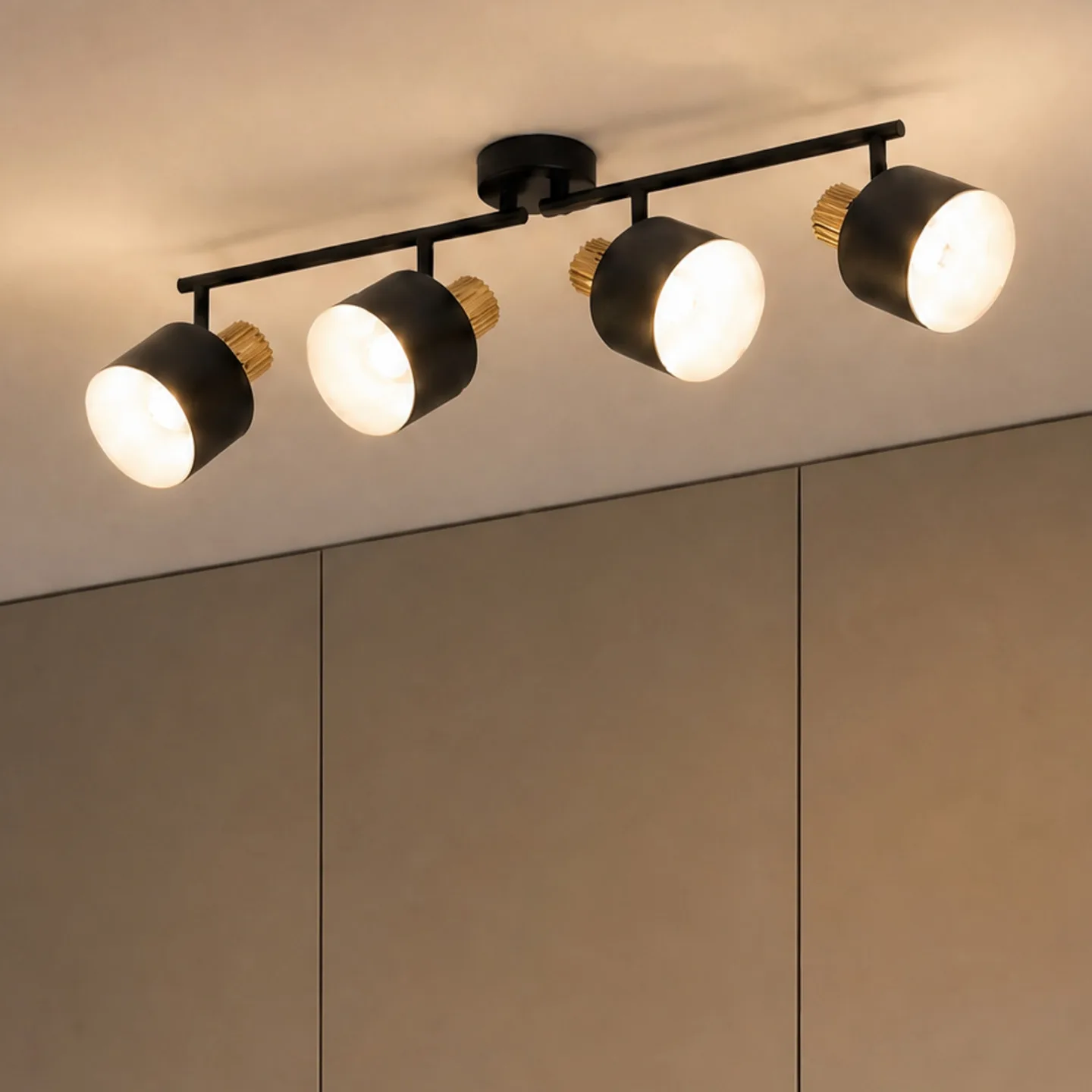 Lenja loftspot, E14, sort/hvid, 4 lyskilder, metal – Lindby - Stue - Moderne - Med flere lyskilder
