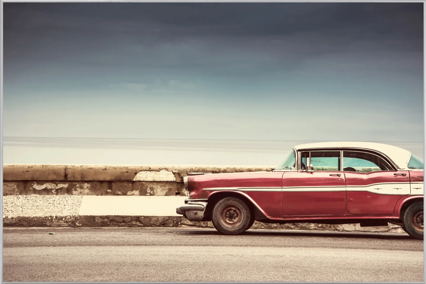 image LAND Bild mit Rahmen Roter Oldtimer | Schubiger Möbel
